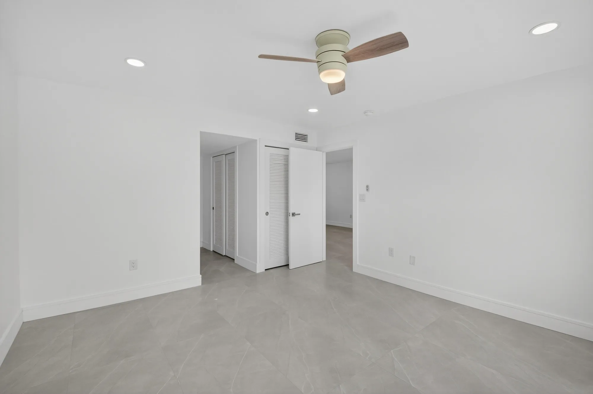 Property Slideshow image 41 of 43 | 9880 marina blvd apt 1509, Boca Raton, FL, 33428