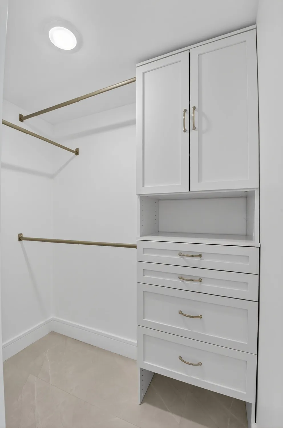 Property Slideshow image 17 of 43 | 9880 marina blvd apt 1509, Boca Raton, FL, 33428