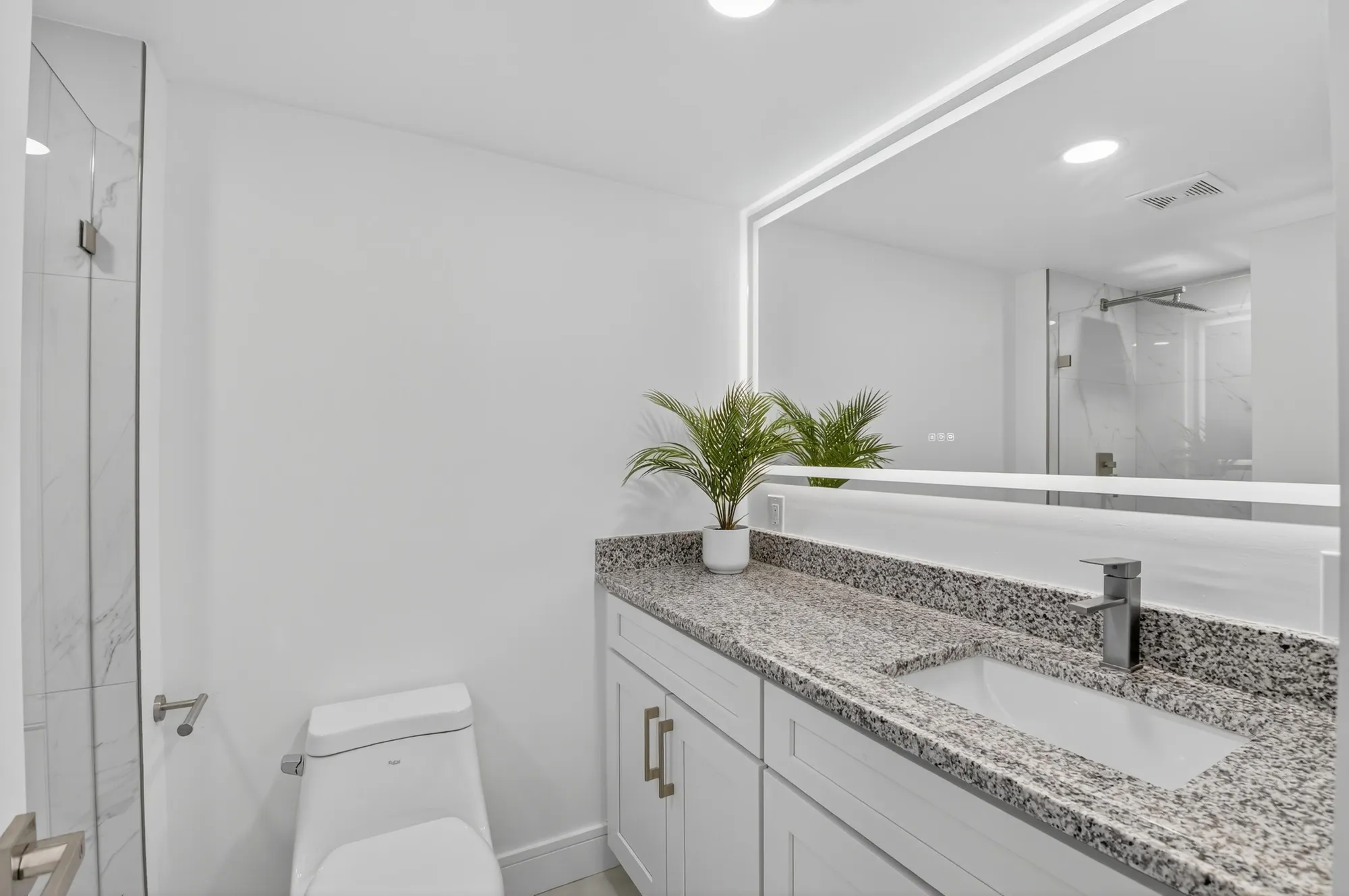 Property Slideshow image 18 of 43 | 9880 marina blvd apt 1509, Boca Raton, FL, 33428