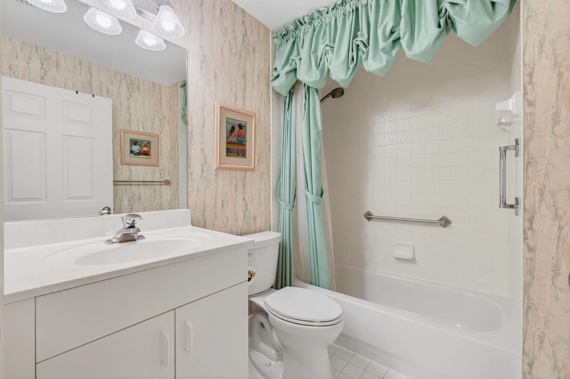 Property Slideshow image 28 of 75 | 7676 springwater pl apt 201, Boynton Beach, FL, 33437
