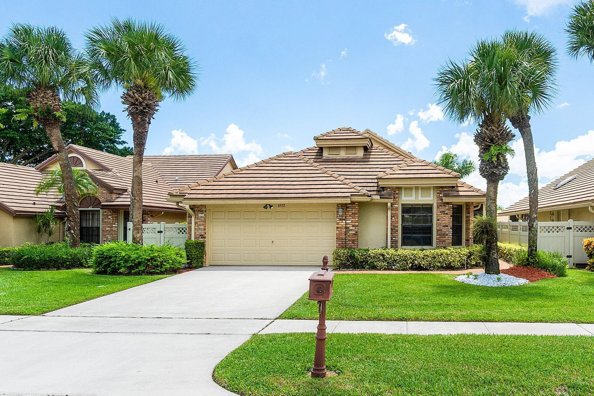 Property Slideshow image 2 of 74 | 6932 bitterbush pl, Boynton Beach, FL, 33472