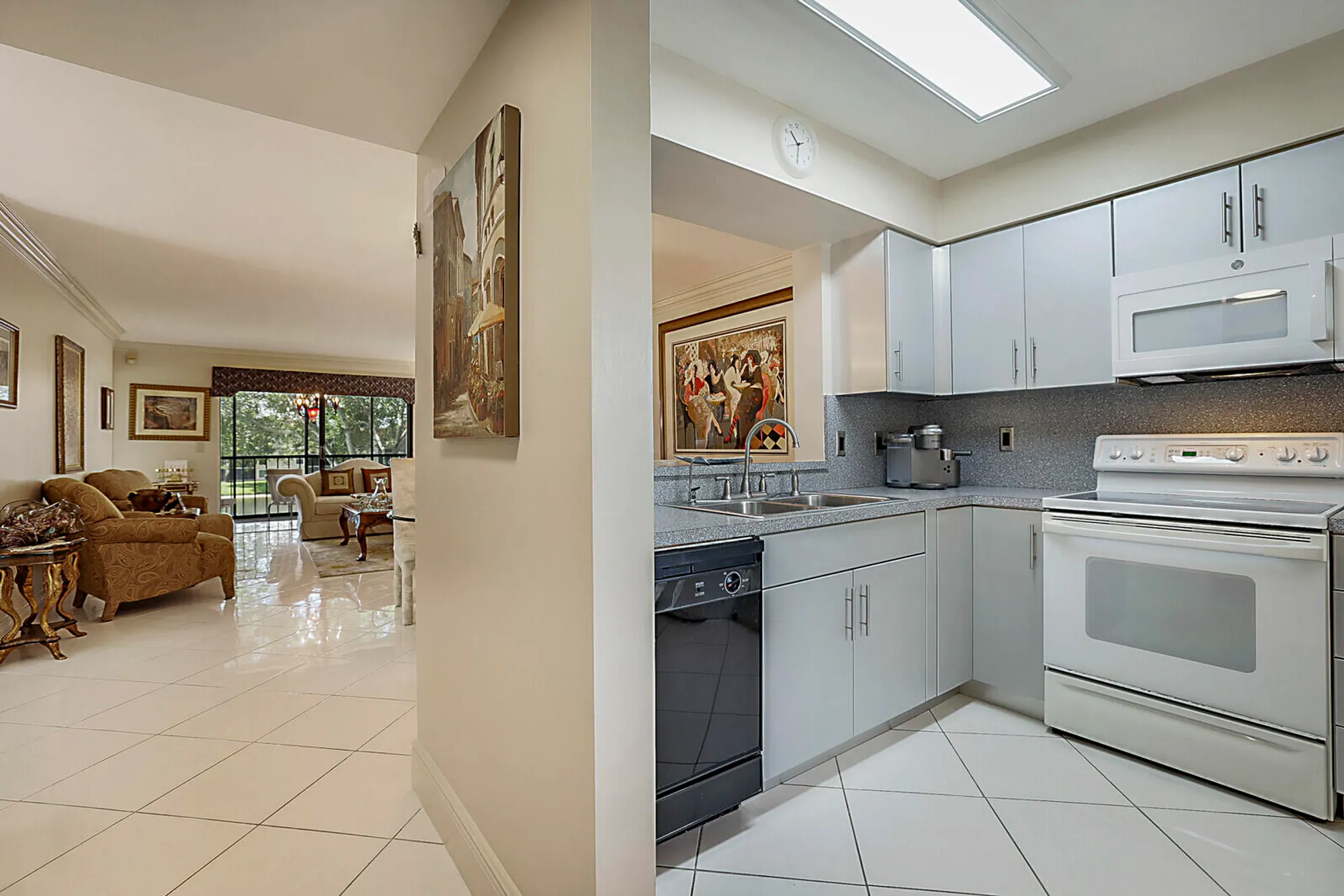 Property Slideshow image 11 of 33 | 6037 pointe regal cir apt 301, Delray Beach, FL, 33484