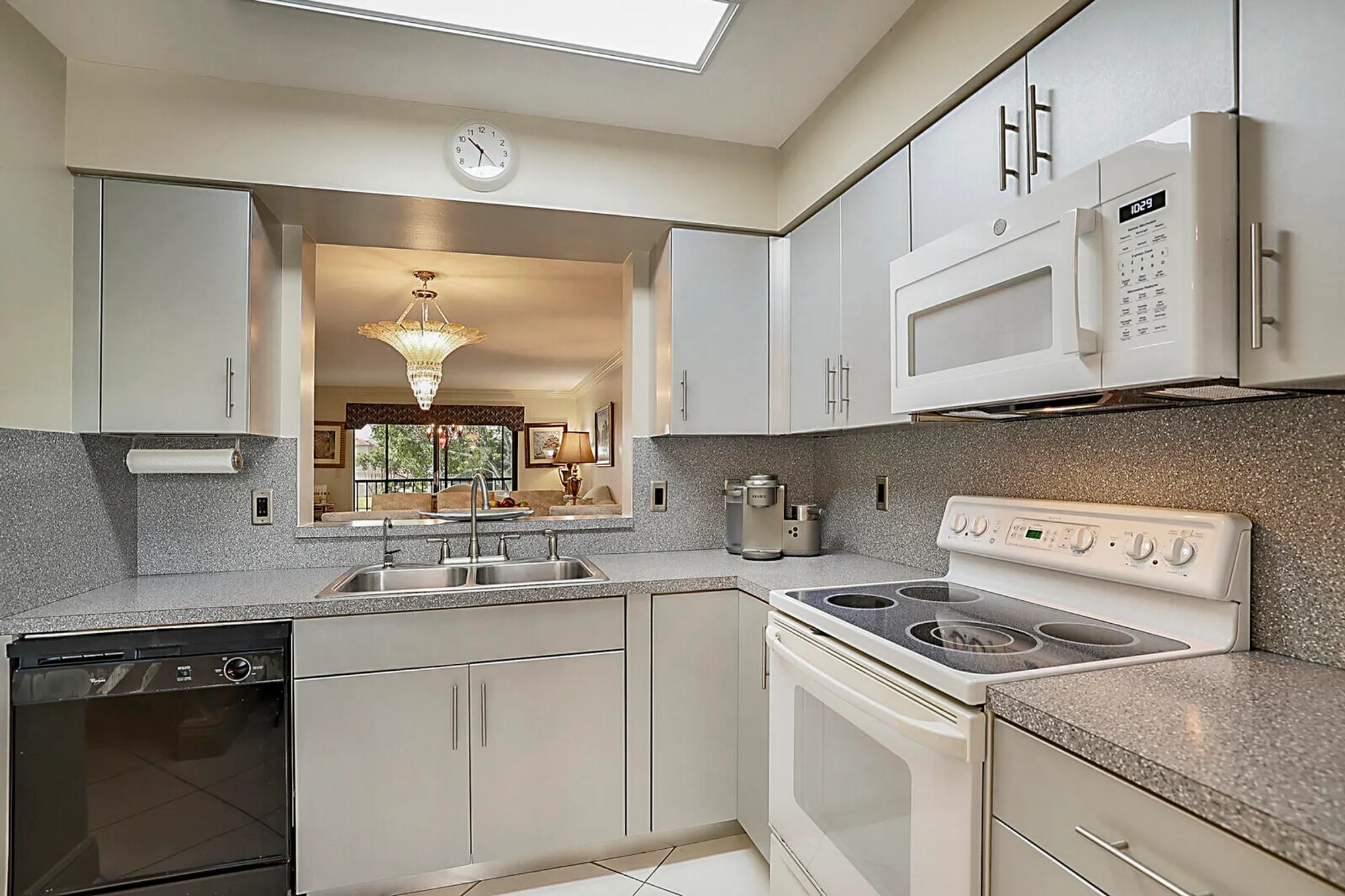 Property Slideshow image 12 of 33 | 6037 pointe regal cir apt 301, Delray Beach, FL, 33484
