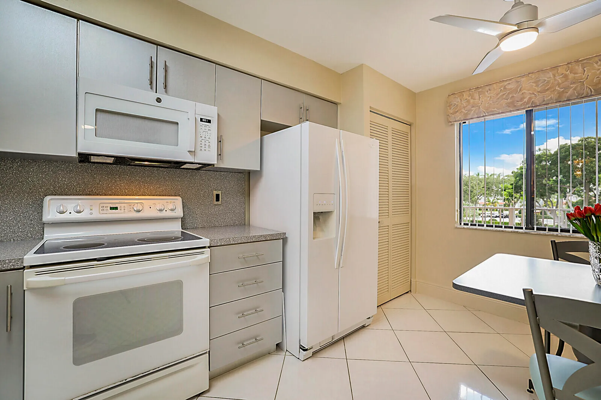 Property Slideshow image 14 of 33 | 6037 pointe regal cir apt 301, Delray Beach, FL, 33484