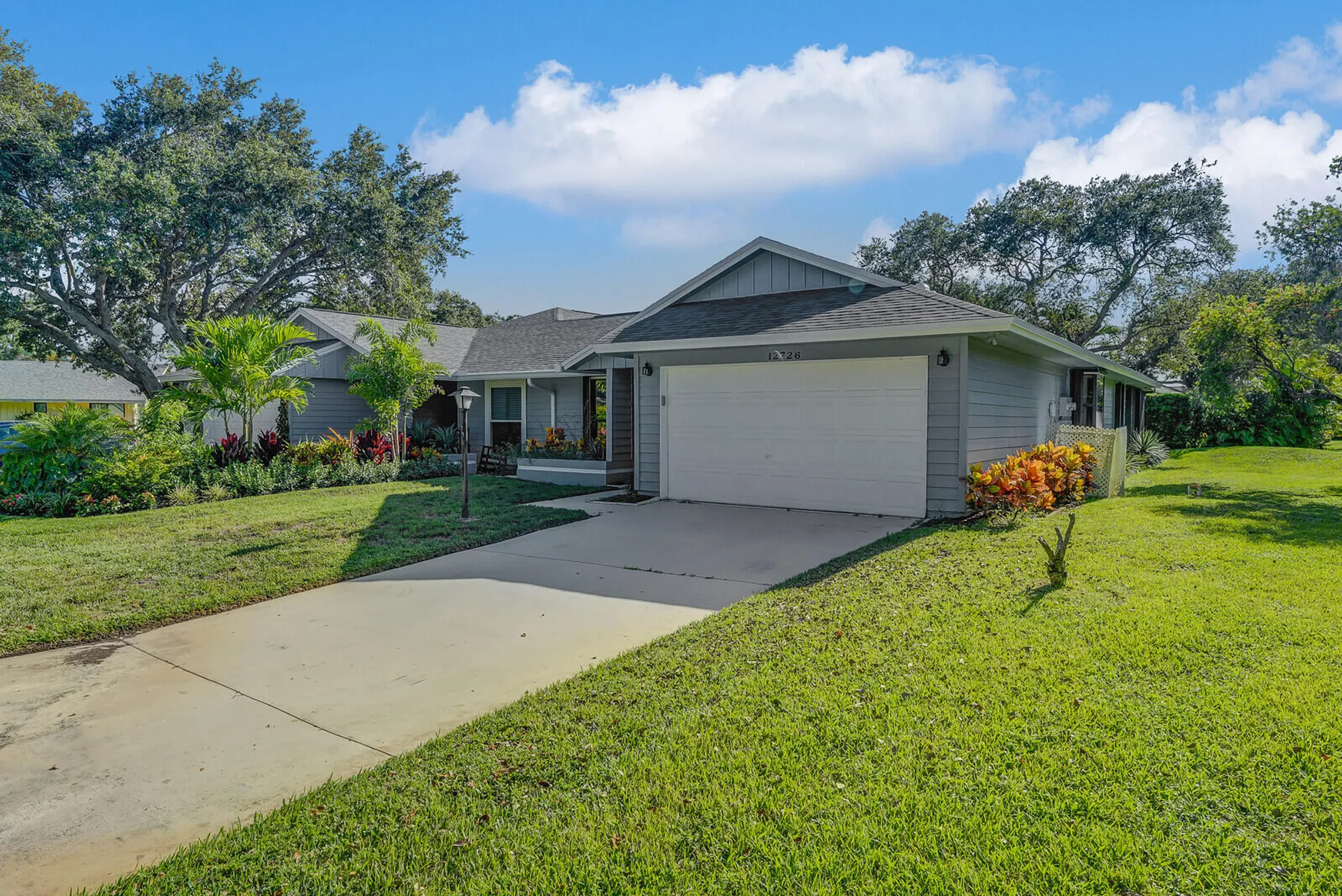 Property Slideshow image 4 of 42 | 12726 se pinehurst ct, Hobe Sound, FL, 33455