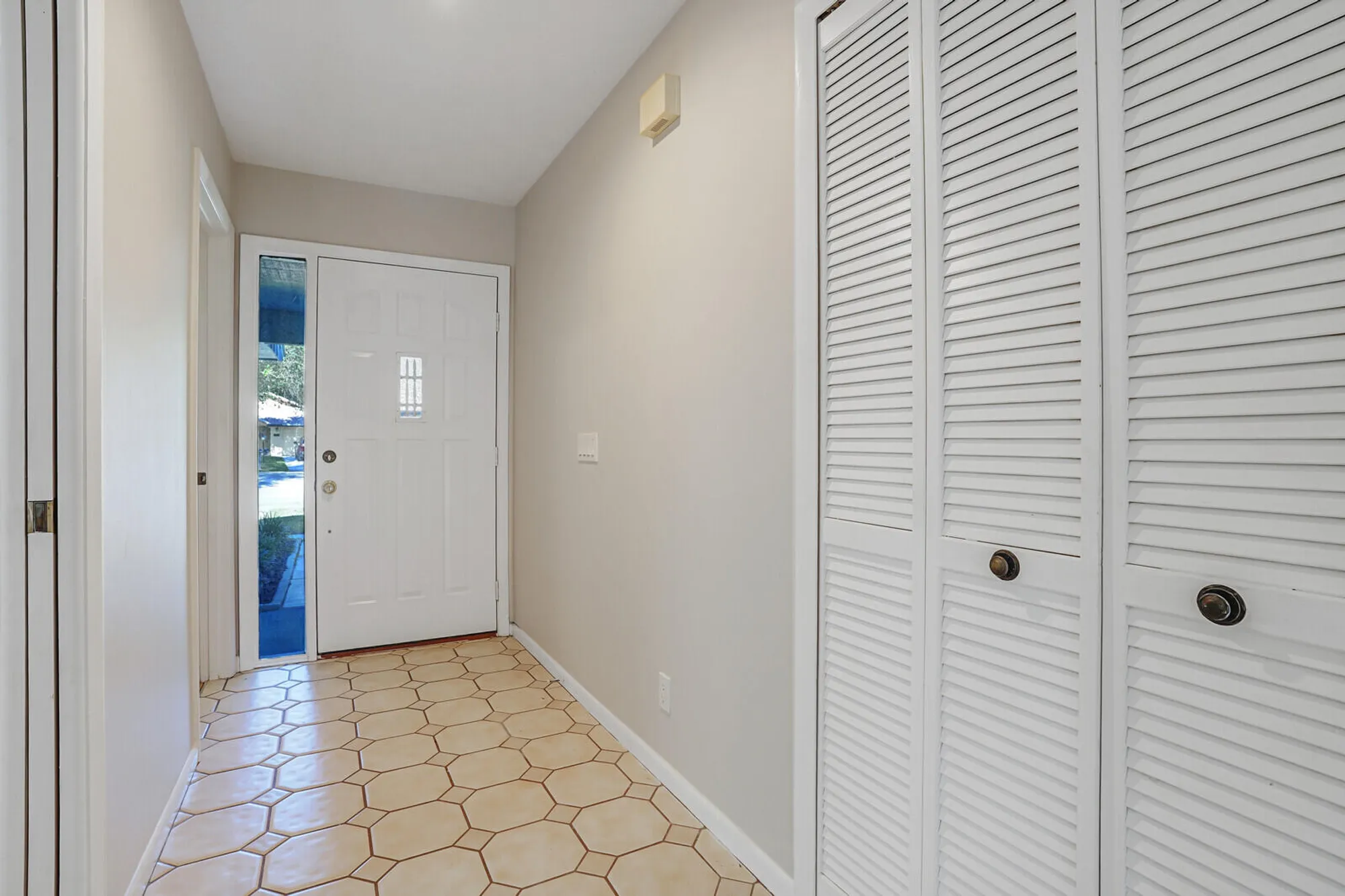Property Slideshow image 7 of 42 | 12726 se pinehurst ct, Hobe Sound, FL, 33455