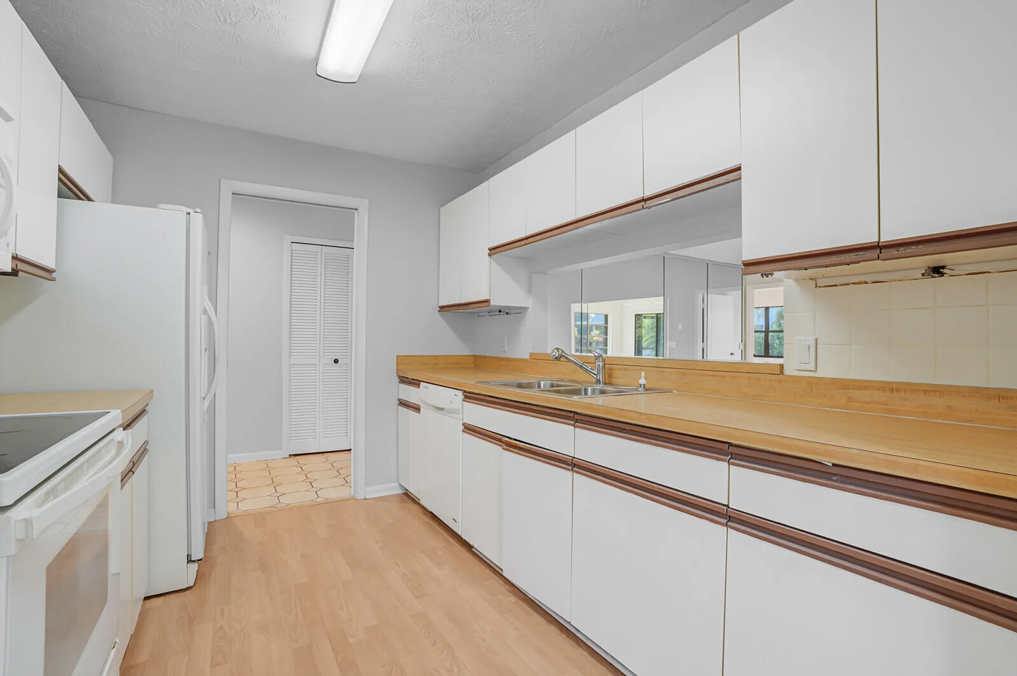 Property Slideshow image 9 of 42 | 12726 se pinehurst ct, Hobe Sound, FL, 33455