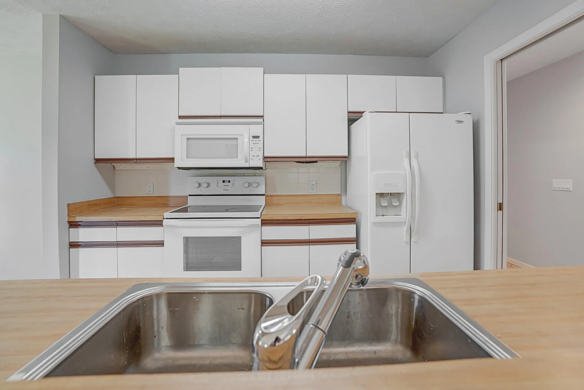 Property Slideshow image 10 of 42 | 12726 se pinehurst ct, Hobe Sound, FL, 33455