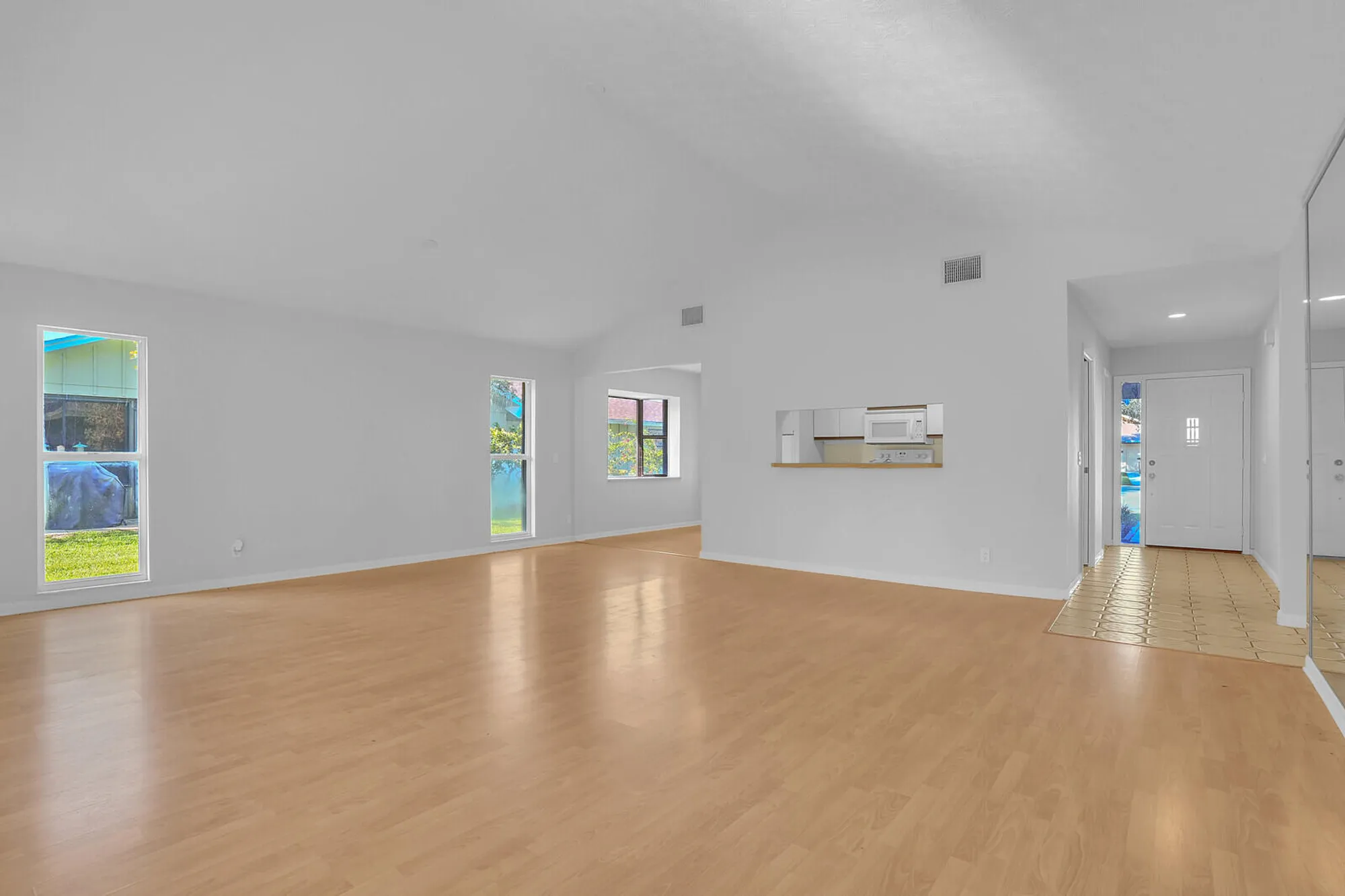 Property Slideshow image 14 of 42 | 12726 se pinehurst ct, Hobe Sound, FL, 33455