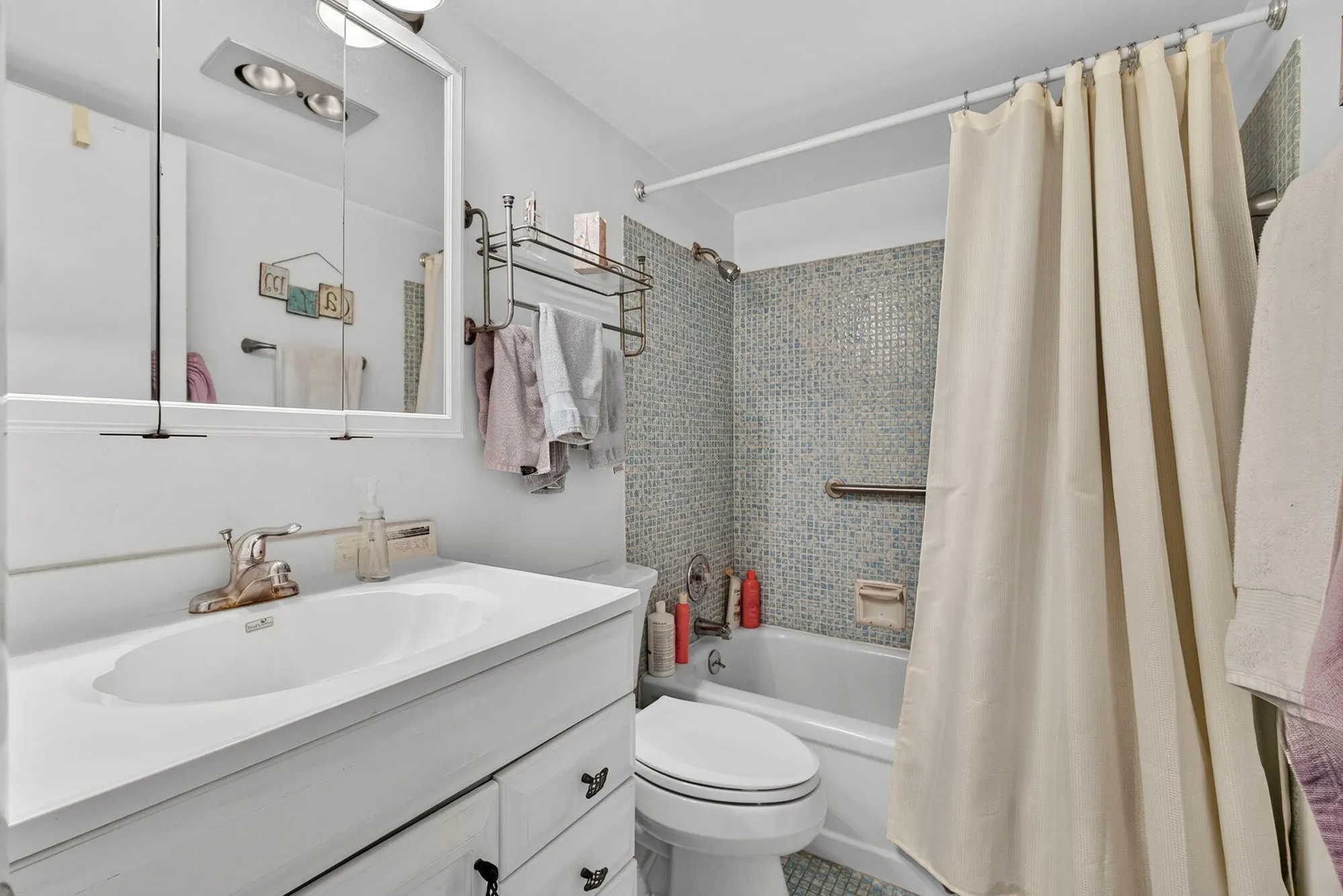 Property Slideshow image 10 of 34 | 23 dorchester b, West Palm Beach, FL, 33417