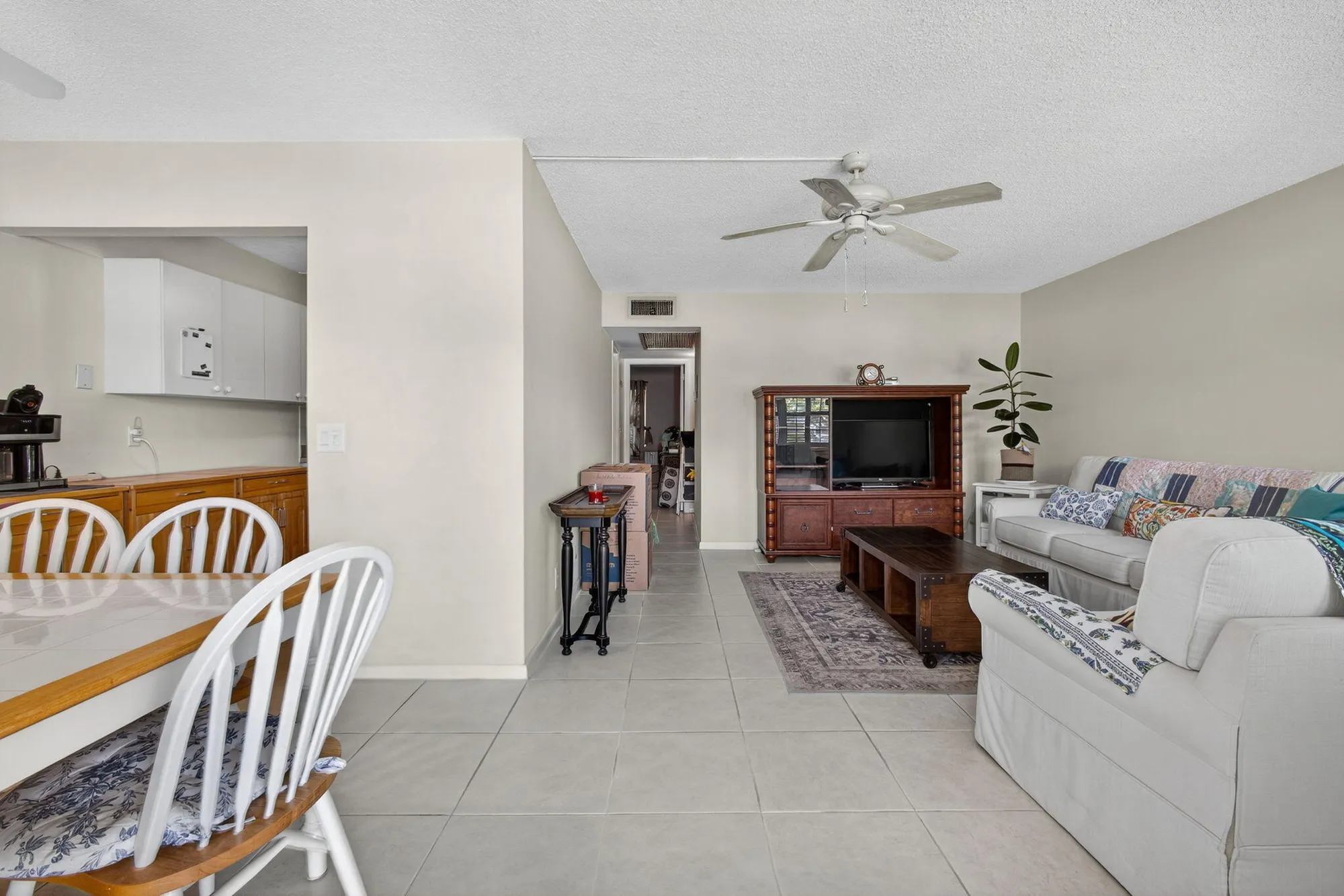 Property Slideshow image 5 of 34 | 23 dorchester b, West Palm Beach, FL, 33417
