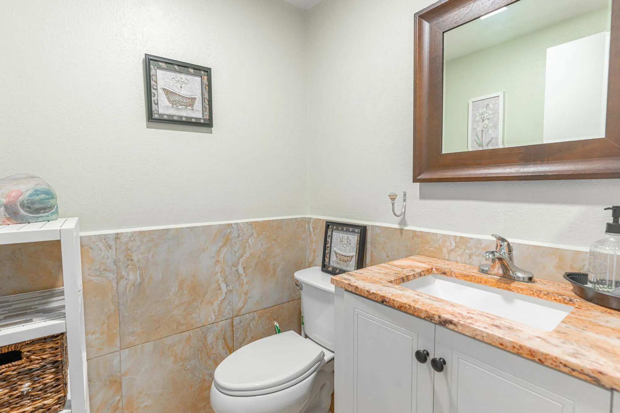 Property Slideshow image 7 of 12 | 888 flanders, Delray Beach, FL, 33484