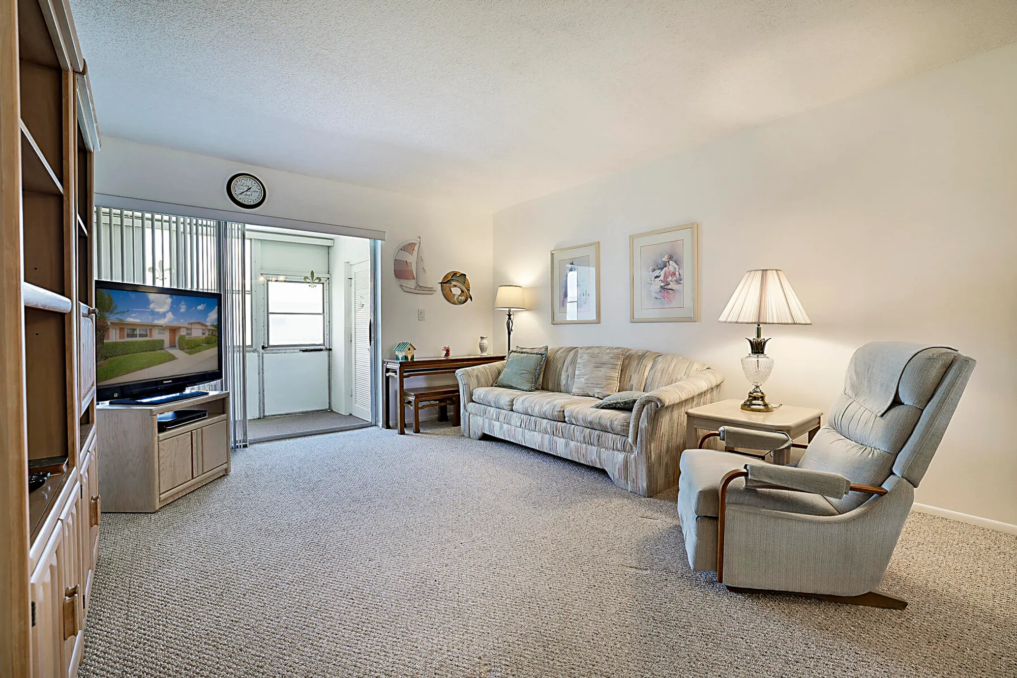 Property Slideshow image 3 of 29 | 2703 dudley dr h, West Palm Beach, FL, 33415