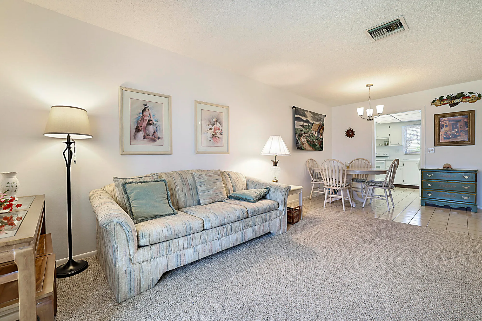 Property Slideshow image 4 of 29 | 2703 dudley dr h, West Palm Beach, FL, 33415