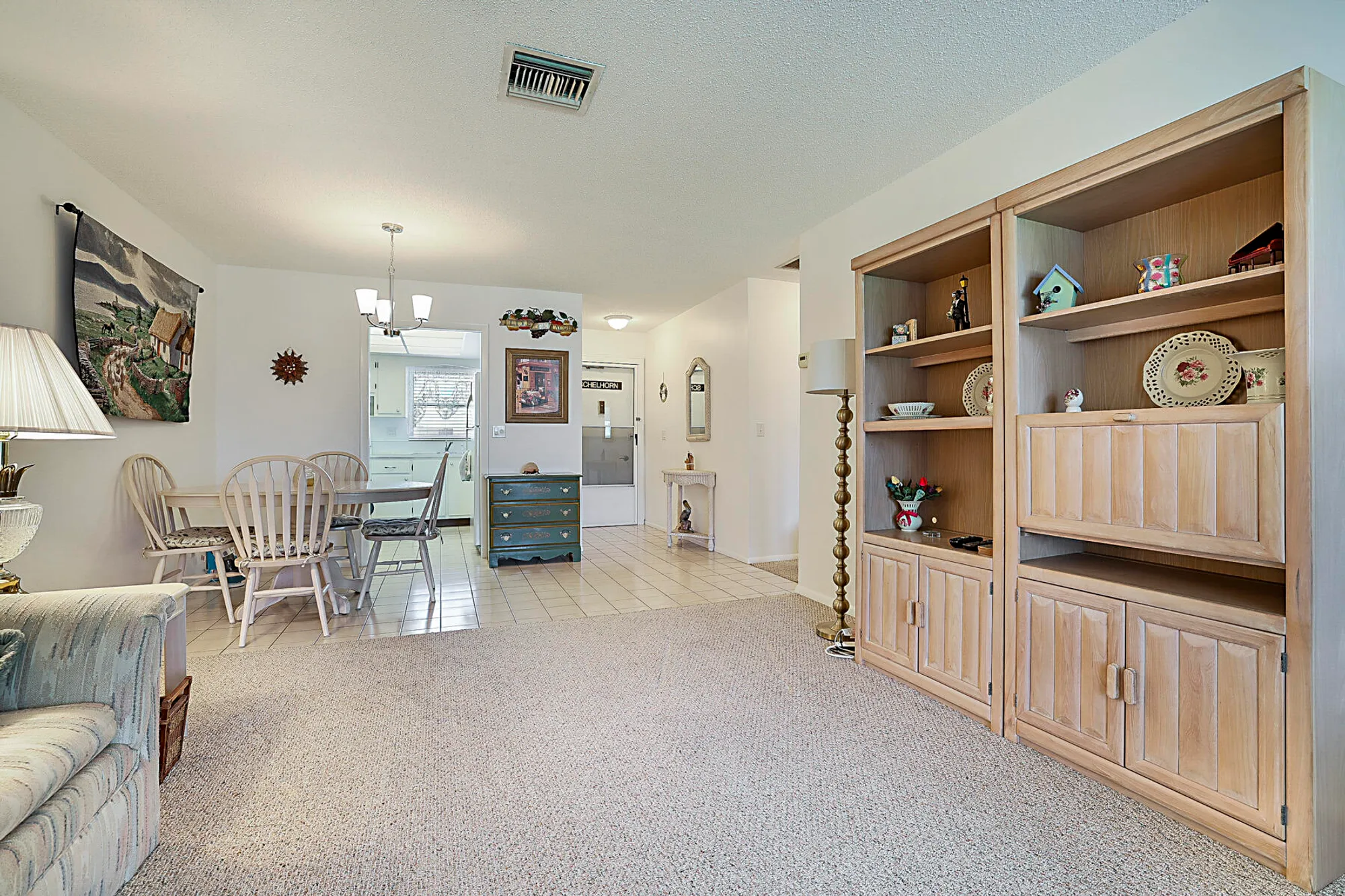 Property Slideshow image 5 of 29 | 2703 dudley dr h, West Palm Beach, FL, 33415