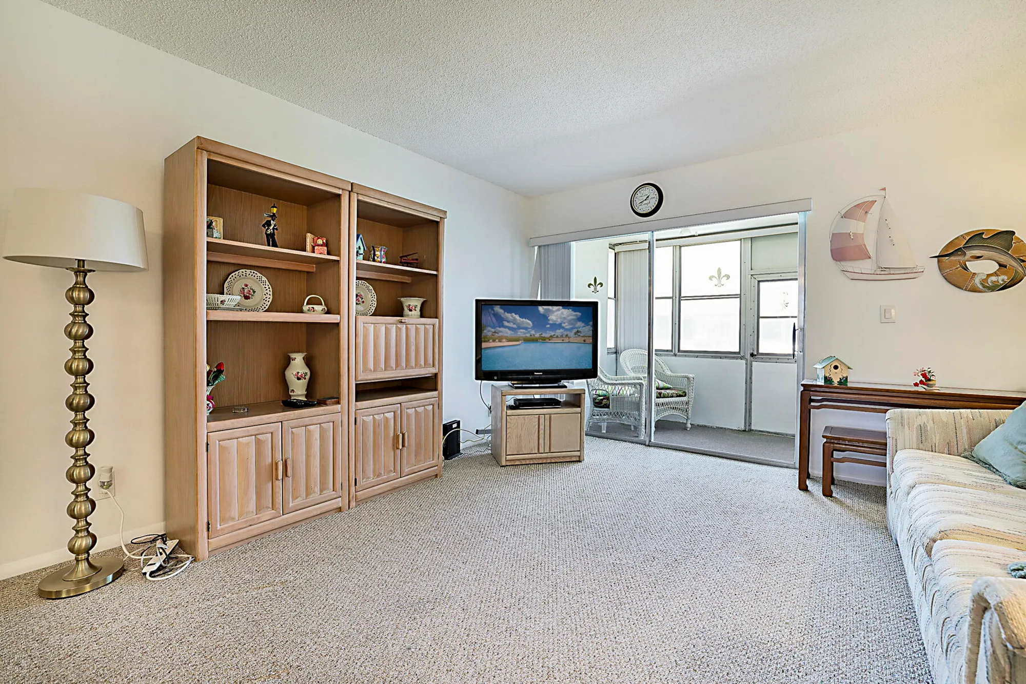 Property Slideshow image 6 of 29 | 2703 dudley dr h, West Palm Beach, FL, 33415