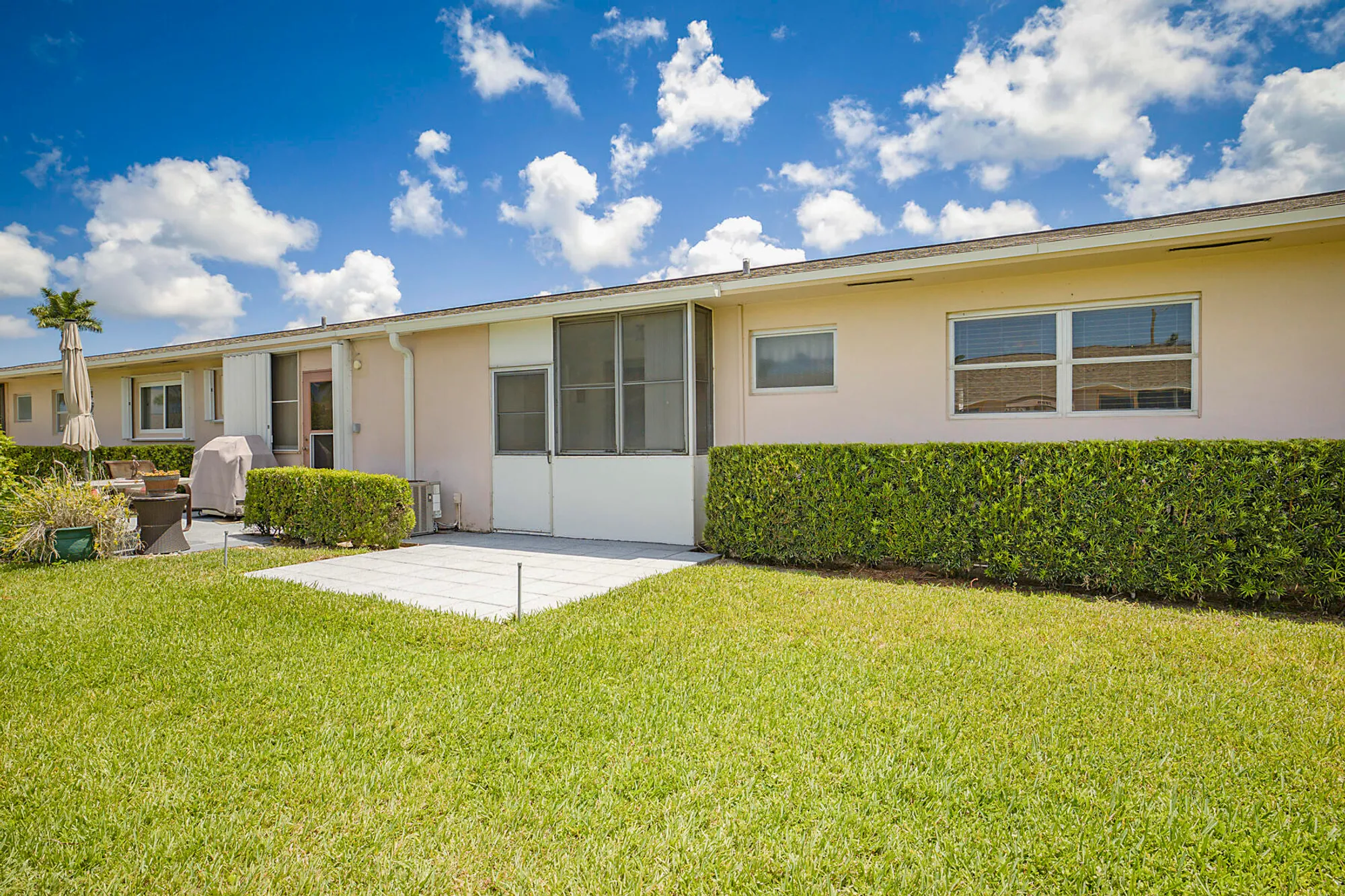 Property Slideshow image 20 of 29 | 2703 dudley dr h, West Palm Beach, FL, 33415