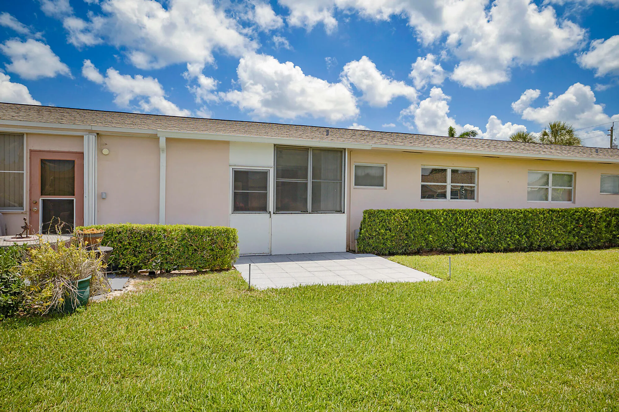 Property Slideshow image 21 of 29 | 2703 dudley dr h, West Palm Beach, FL, 33415