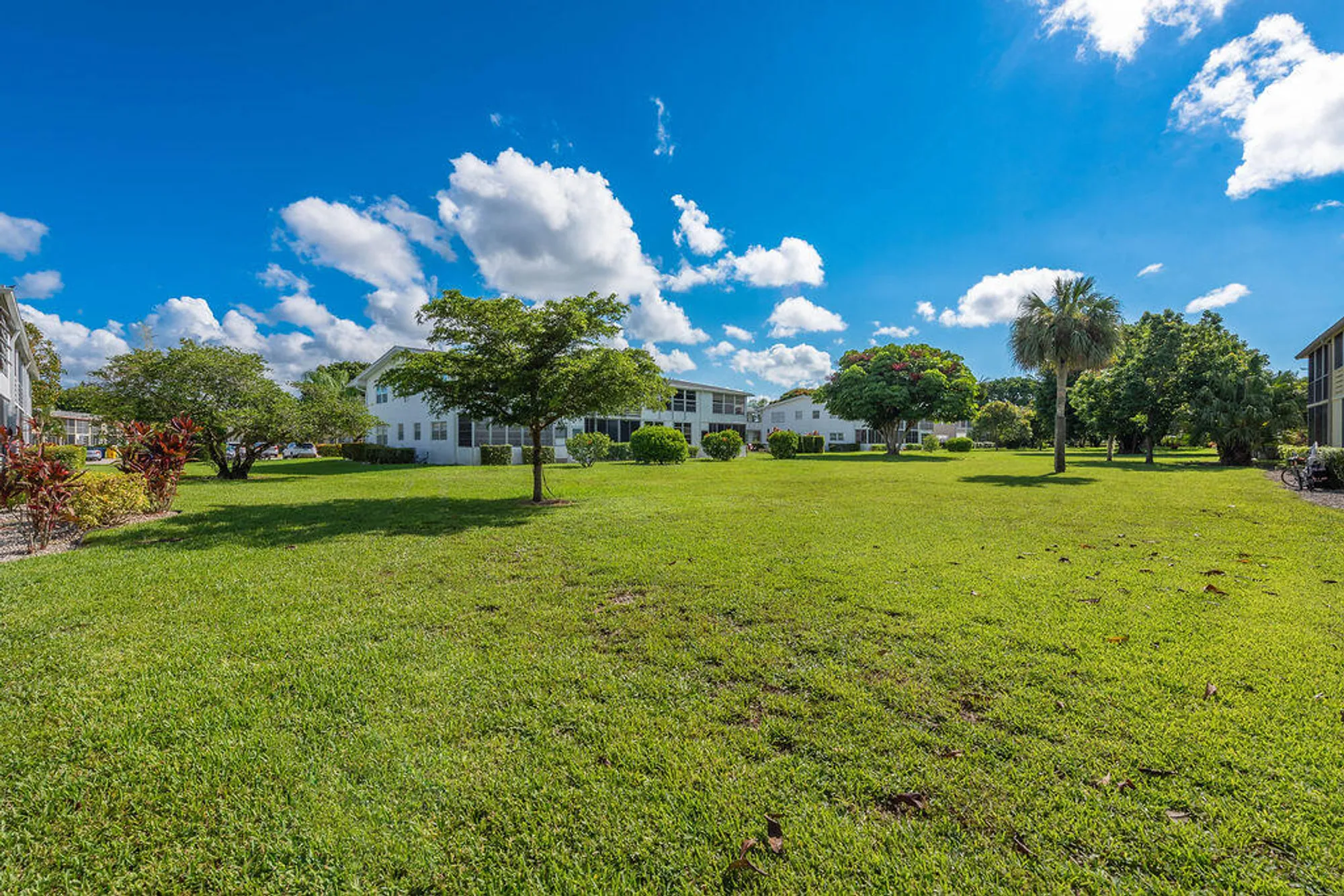 Property Slideshow image 17 of 25 | 393 windsor q q, West Palm Beach, FL, 33417