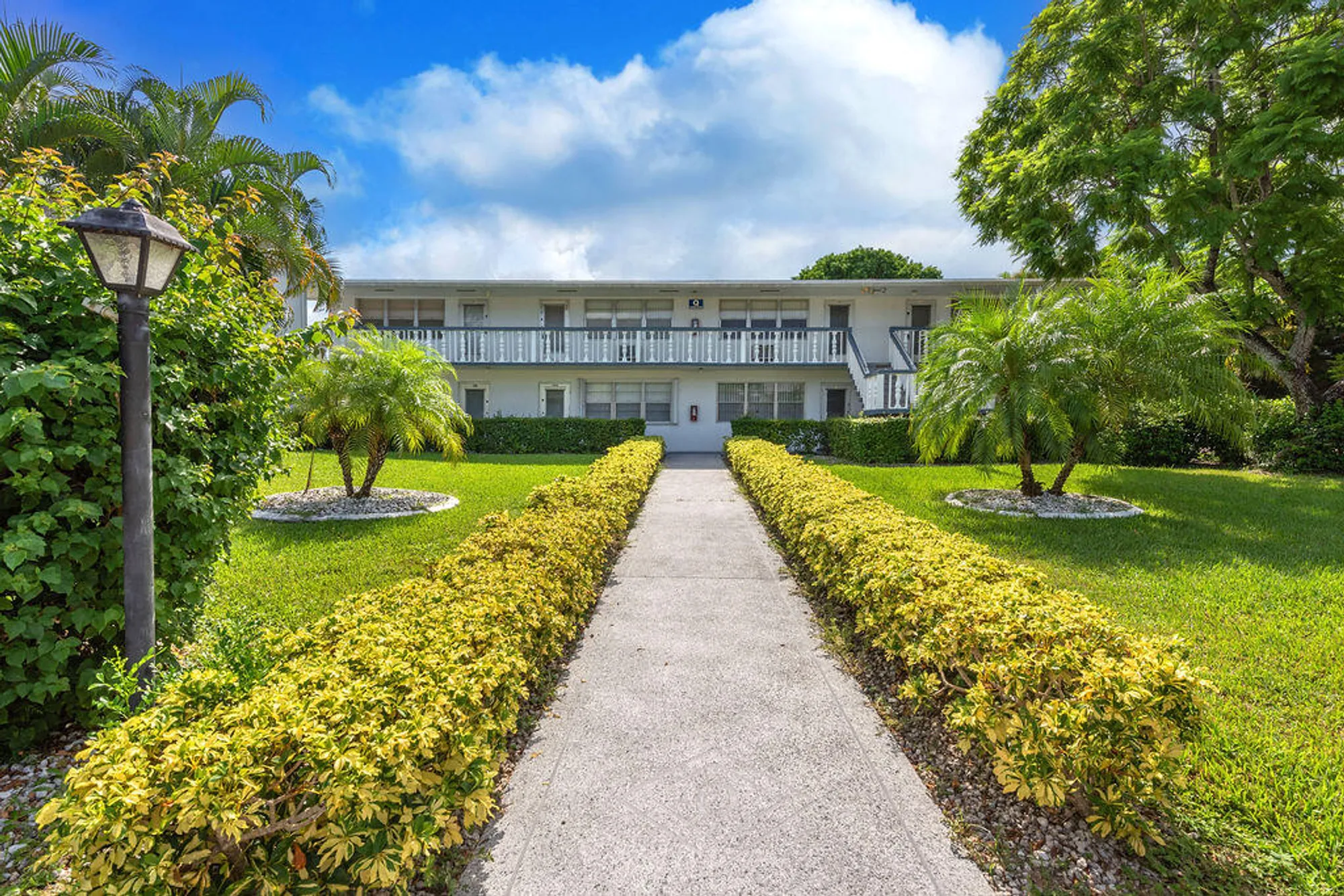 Property Slideshow image 22 of 25 | 393 windsor q q, West Palm Beach, FL, 33417