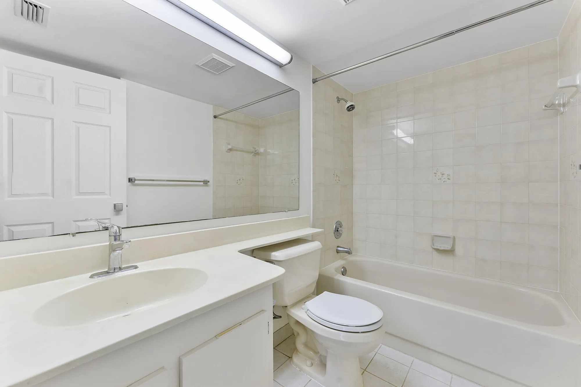 Property Slideshow image 22 of 33 | 13791 oneida dr apt d3, Delray Beach, FL, 33446