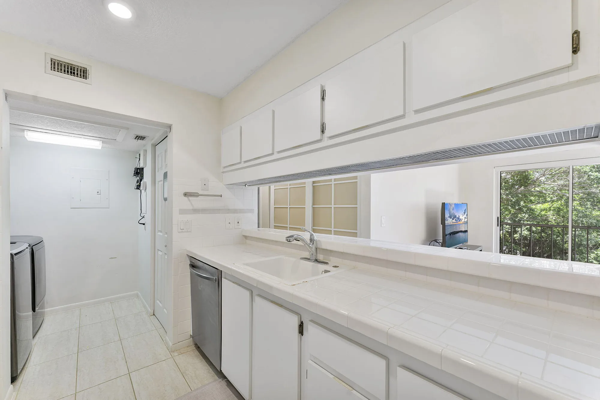 Property Slideshow image 18 of 33 | 13791 oneida dr apt d3, Delray Beach, FL, 33446
