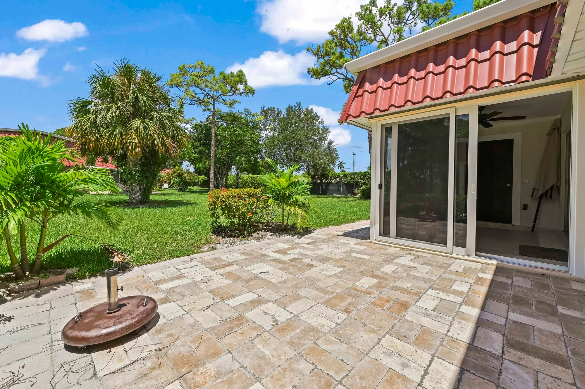 Property Slideshow image 4 of 27 | 647 marlboro oval, Lake Worth, FL, 33467