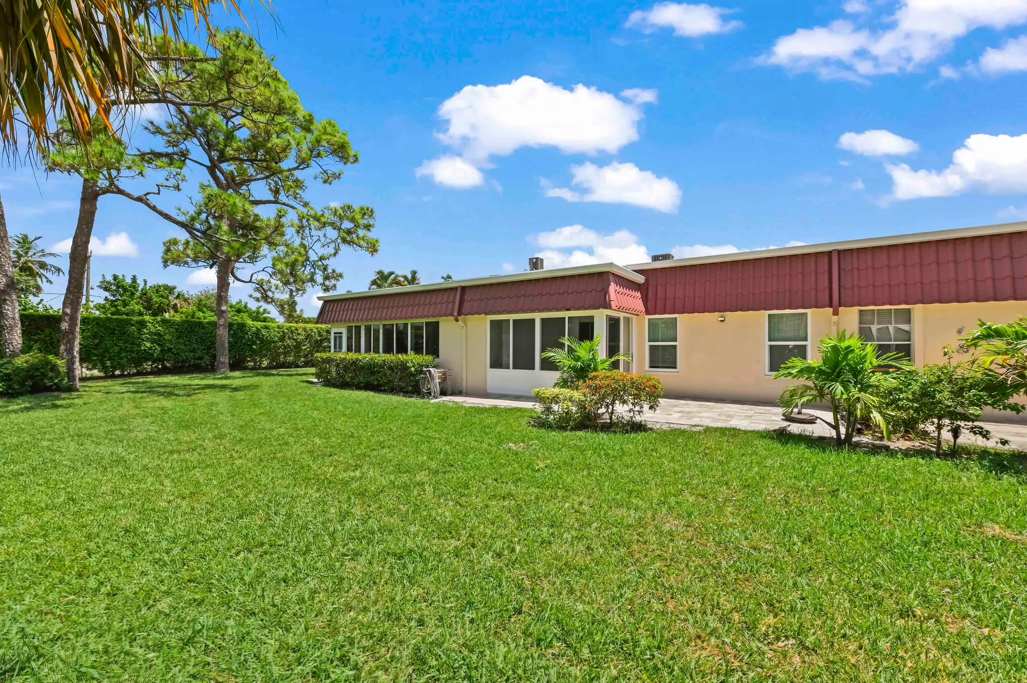 Property Slideshow image 24 of 27 | 647 marlboro oval, Lake Worth, FL, 33467