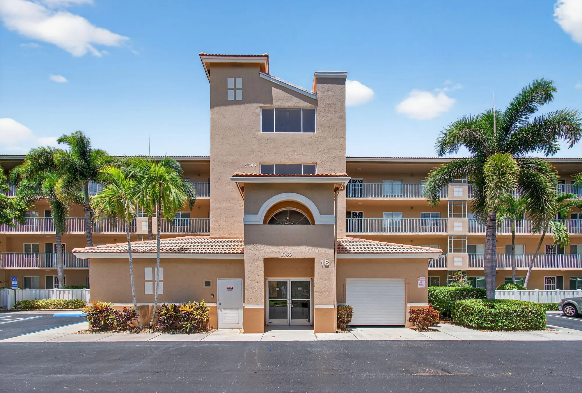 Property Slideshow image 2 of 59 | 5749 gemstone ct 204, Boynton Beach, FL, 33437