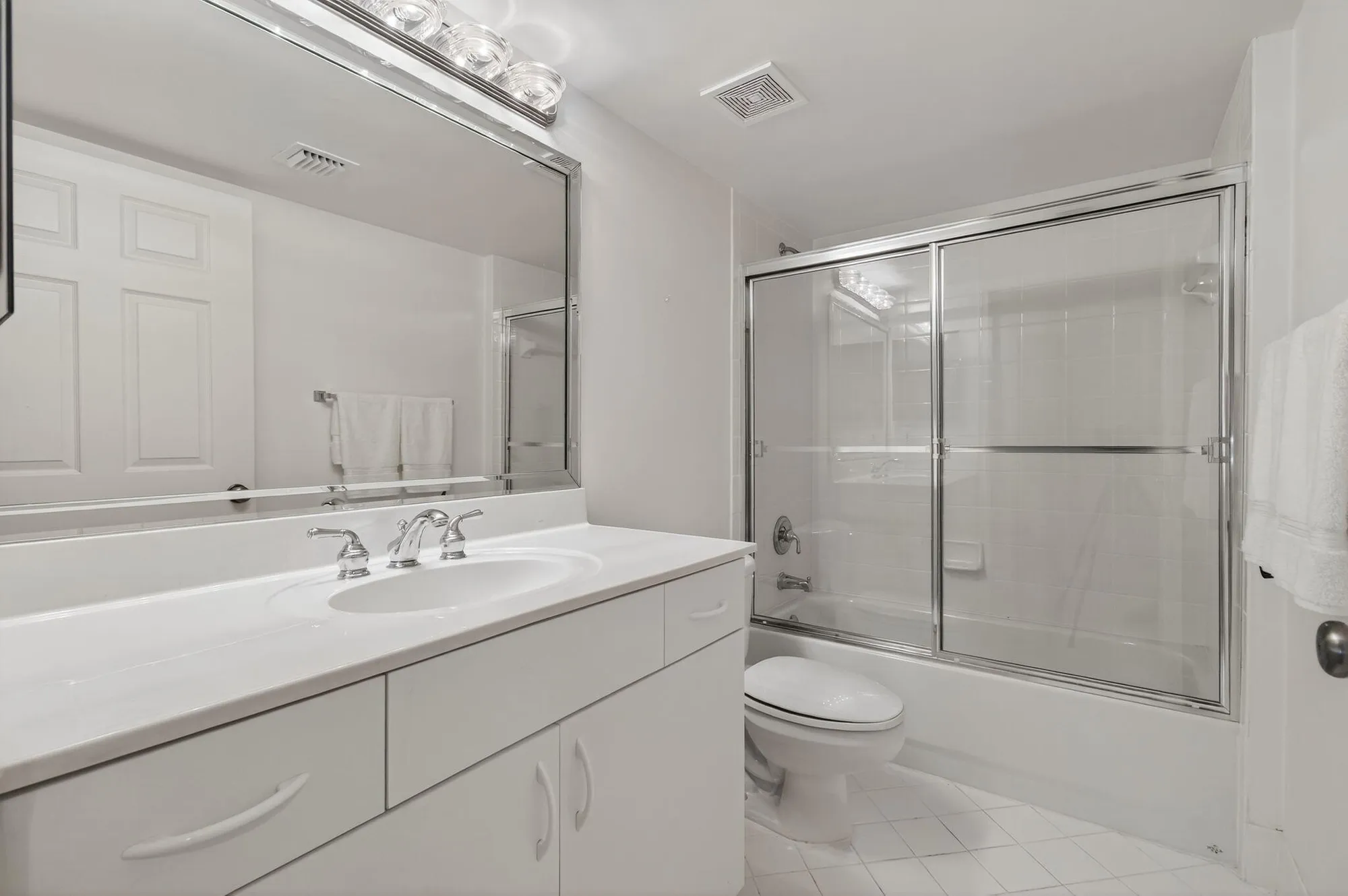 Property Slideshow image 17 of 59 | 5749 gemstone ct 204, Boynton Beach, FL, 33437