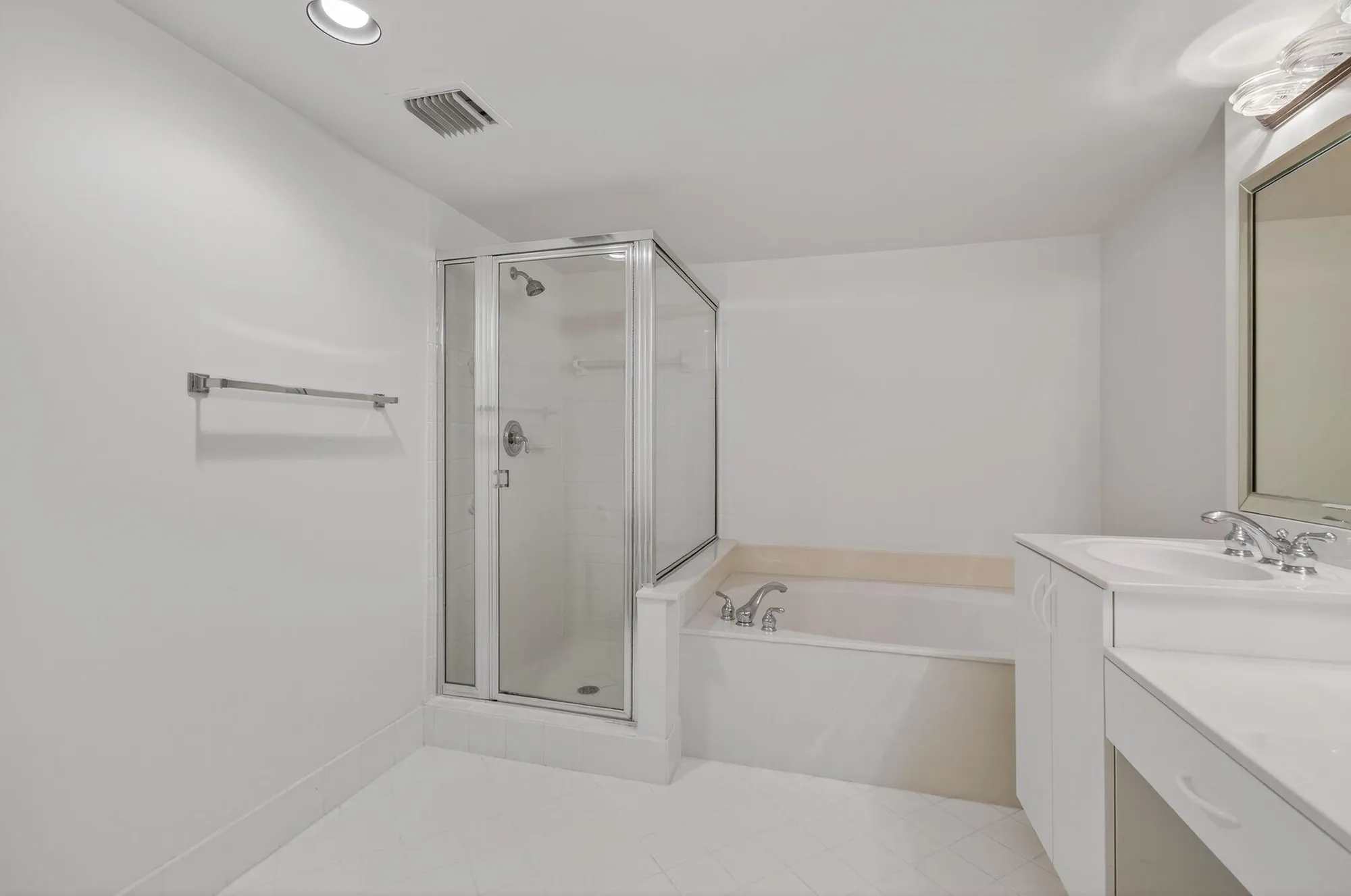 Property Slideshow image 27 of 59 | 5749 gemstone ct 204, Boynton Beach, FL, 33437