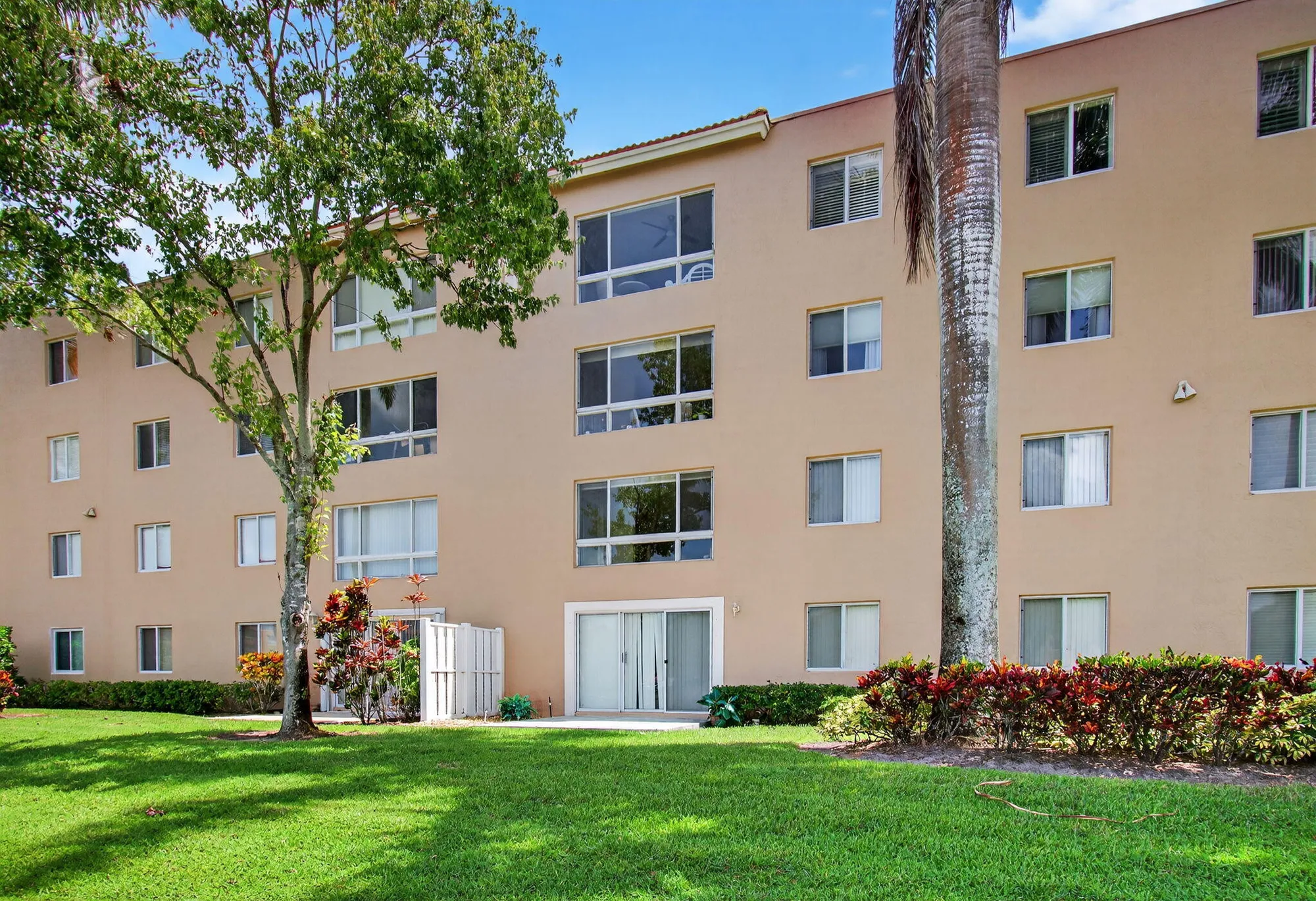 Property Slideshow image 32 of 59 | 5749 gemstone ct 204, Boynton Beach, FL, 33437