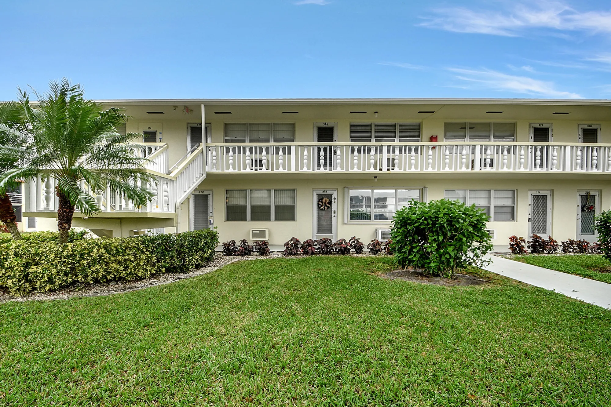 Property Slideshow image 18 of 79 | 326 camden, West Palm Beach, FL, 33417