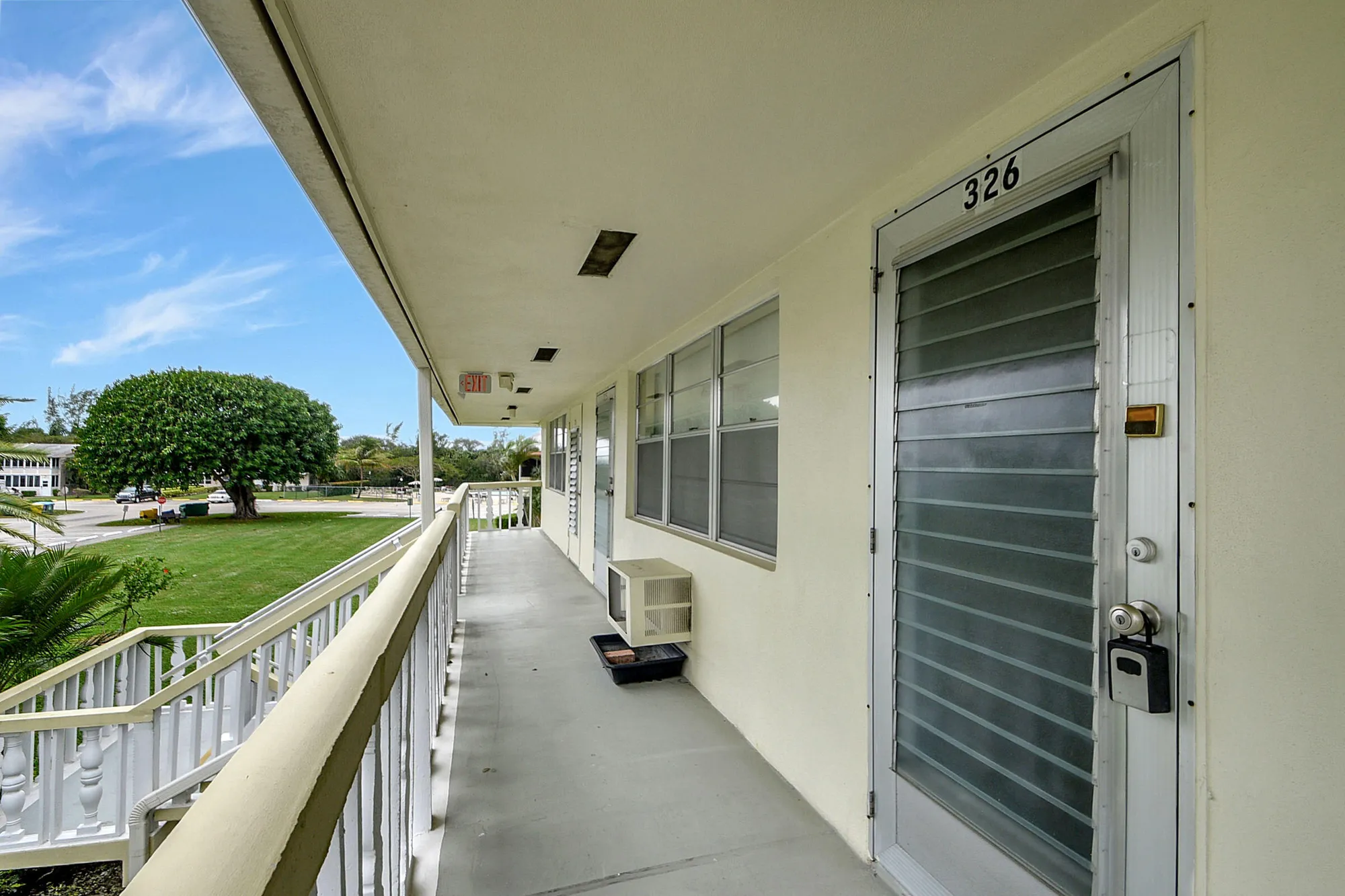 Property Slideshow image 21 of 79 | 326 camden, West Palm Beach, FL, 33417