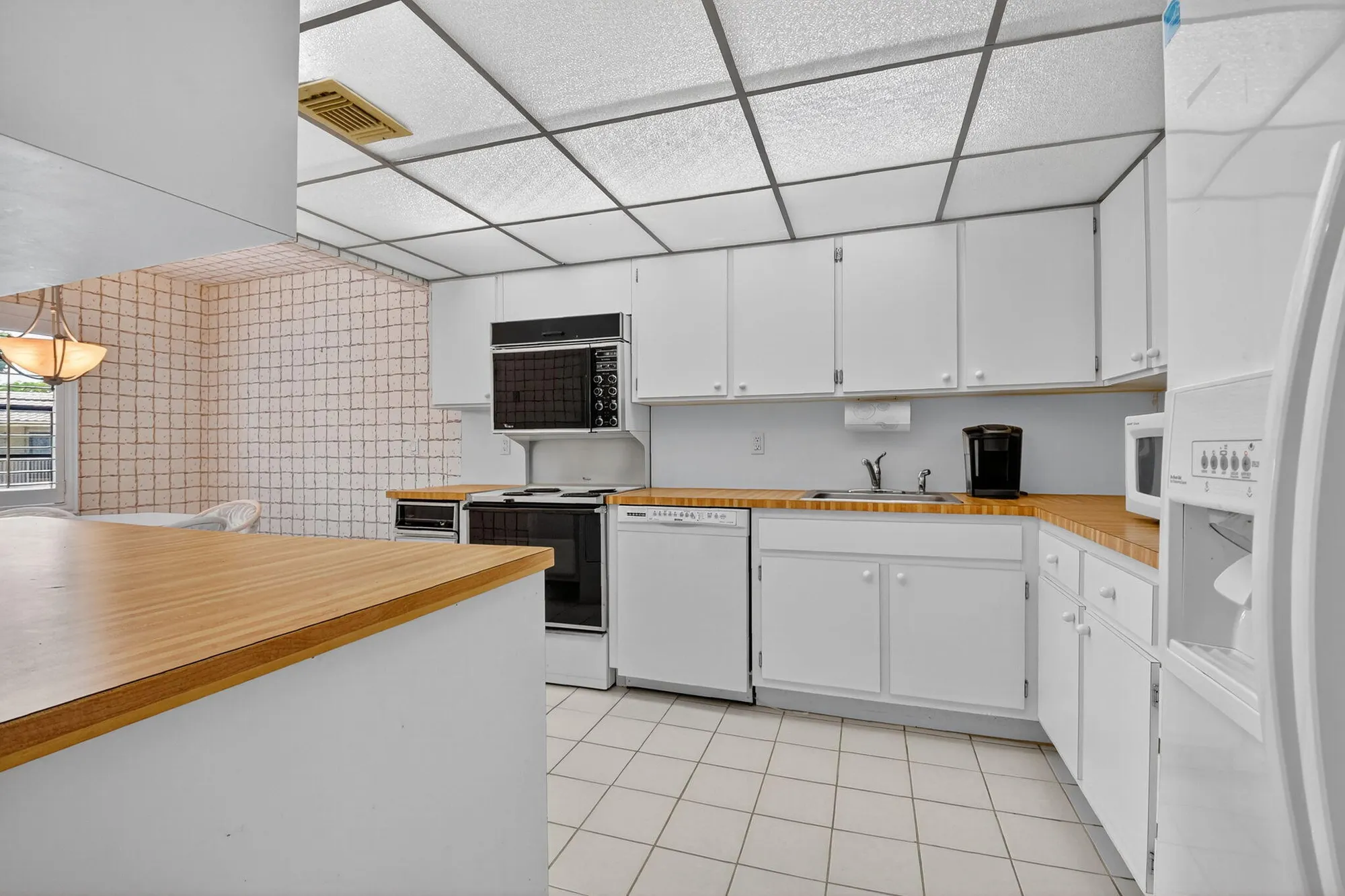 Property Slideshow image 11 of 92 | 34 westgate ln b, Boynton Beach, FL, 33436