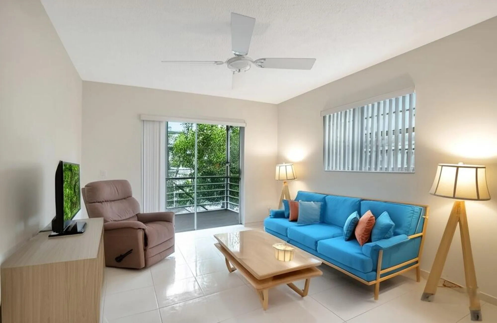 Property Slideshow image 1 of 37 | 950 flanders t, Delray Beach, FL, 33484