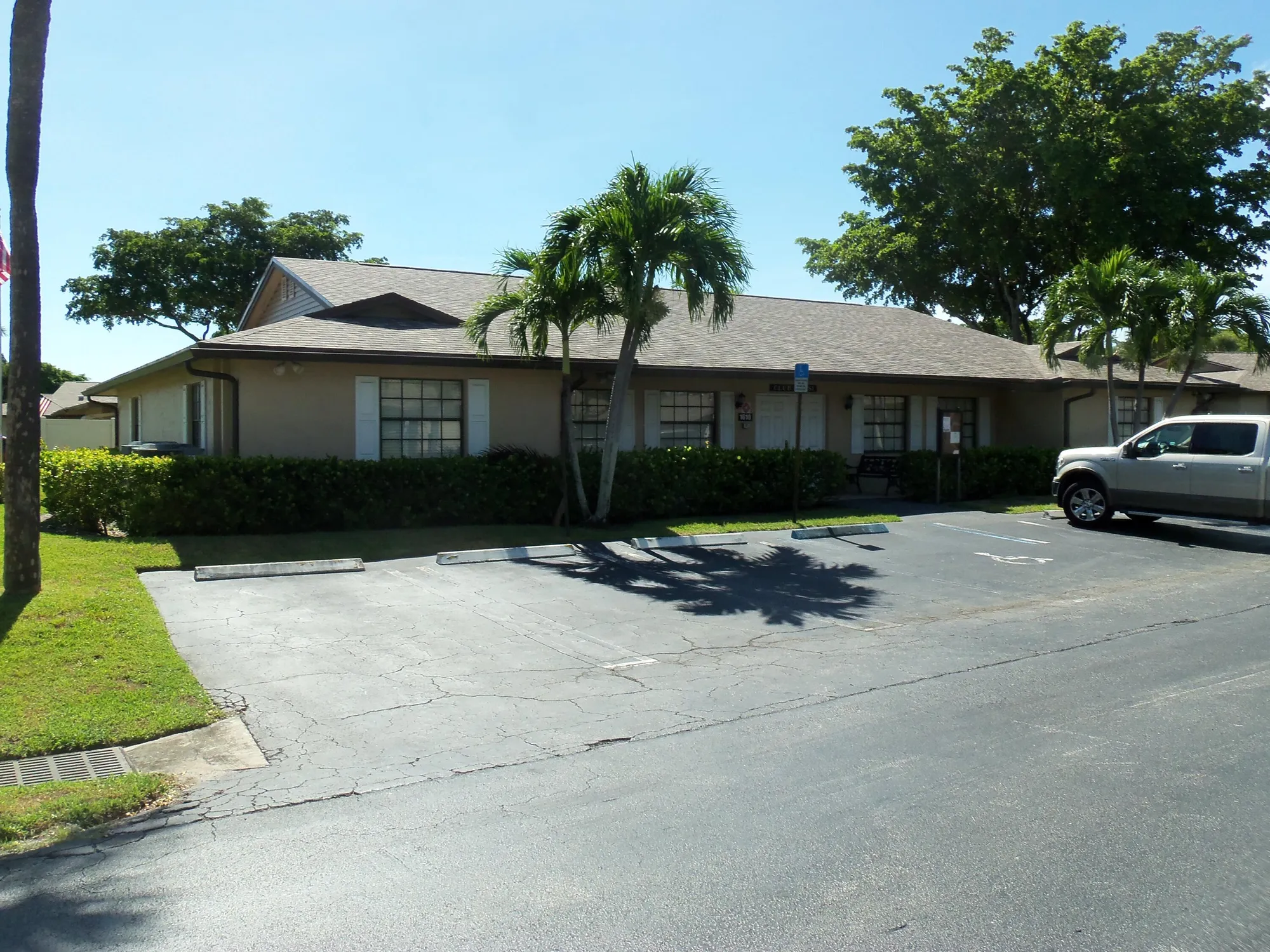 Property Slideshow image 32 of 38 | 1736 palmland dr, Boynton Beach, FL, 33436