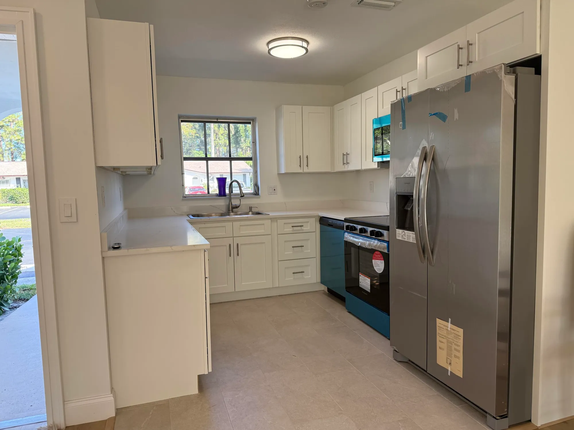 Property Slideshow image 12 of 45 | 2920 crosley dr m, West Palm Beach, FL, 33415