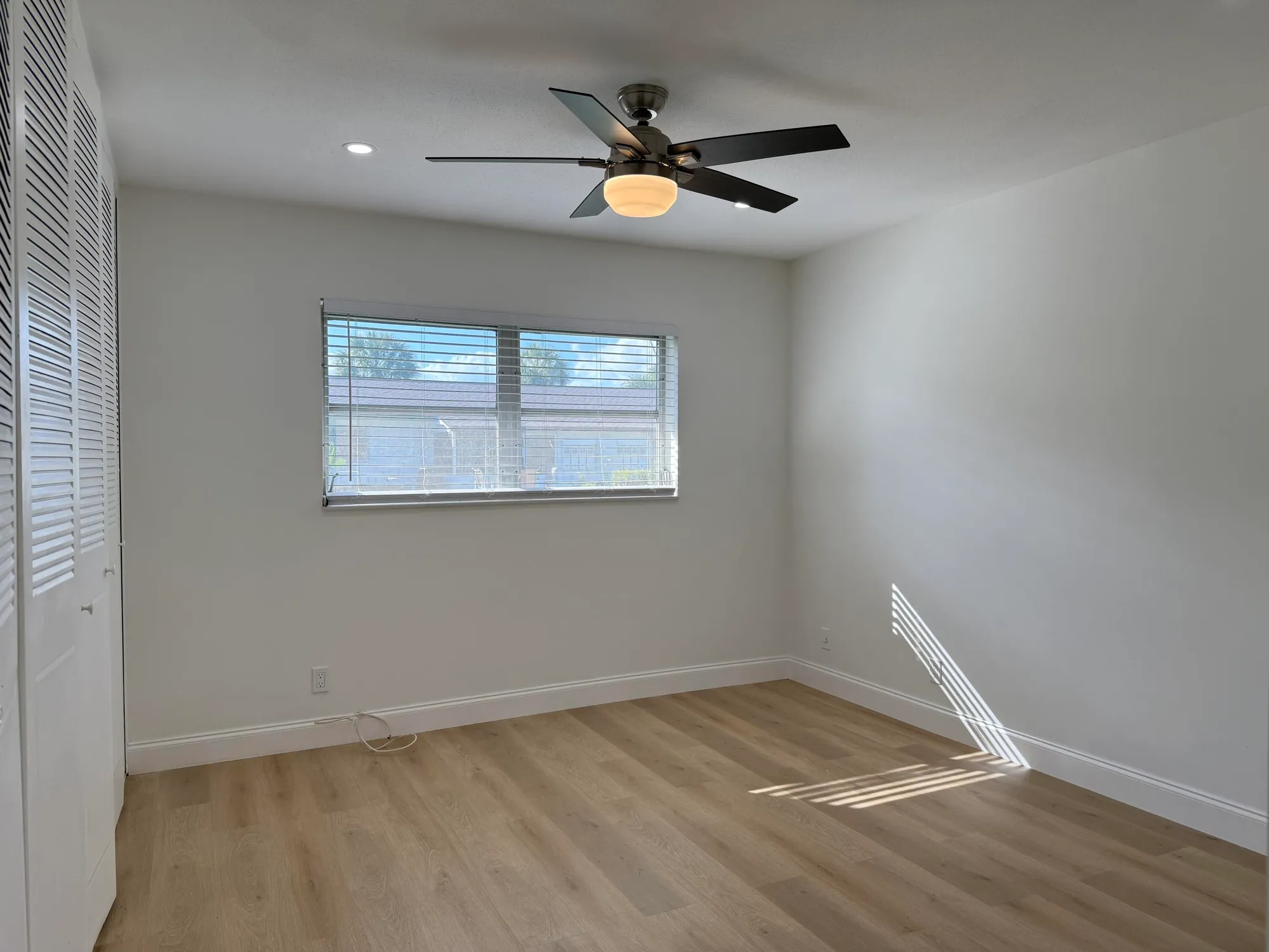 Property Slideshow image 41 of 45 | 2920 crosley dr m, West Palm Beach, FL, 33415