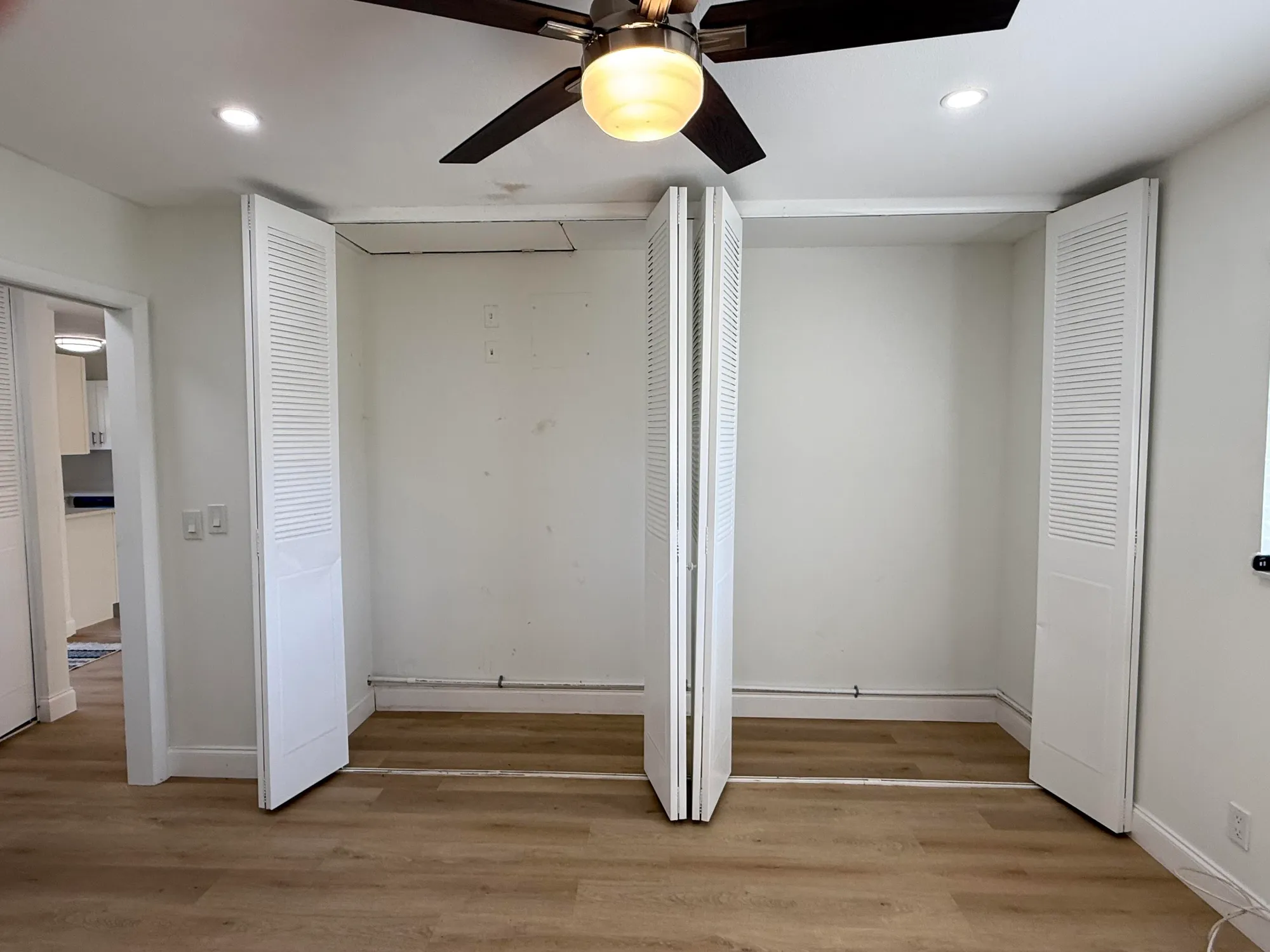 Property Slideshow image 44 of 45 | 2920 crosley dr m, West Palm Beach, FL, 33415