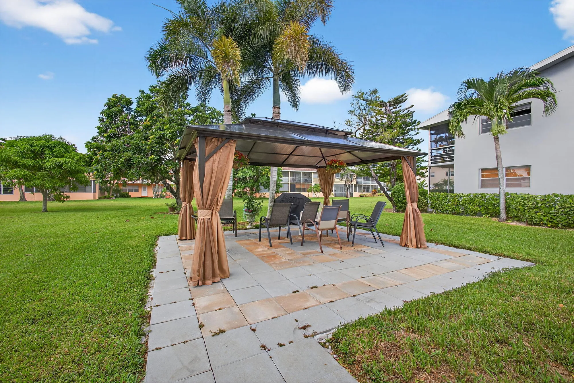Property Slideshow image 11 of 26 | 386 sheffield p, West Palm Beach, FL, 33417