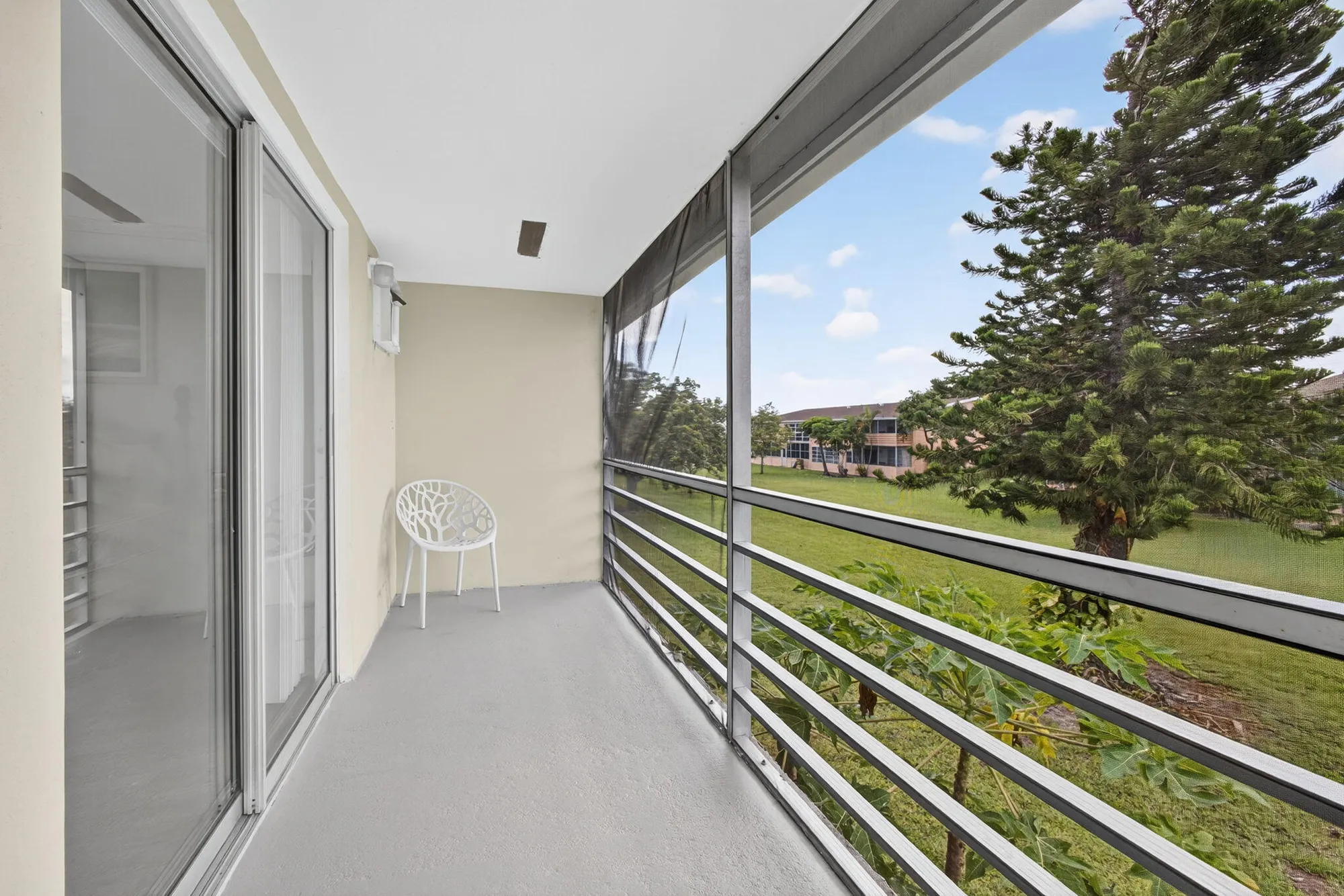 Property Slideshow image 10 of 26 | 386 sheffield p, West Palm Beach, FL, 33417