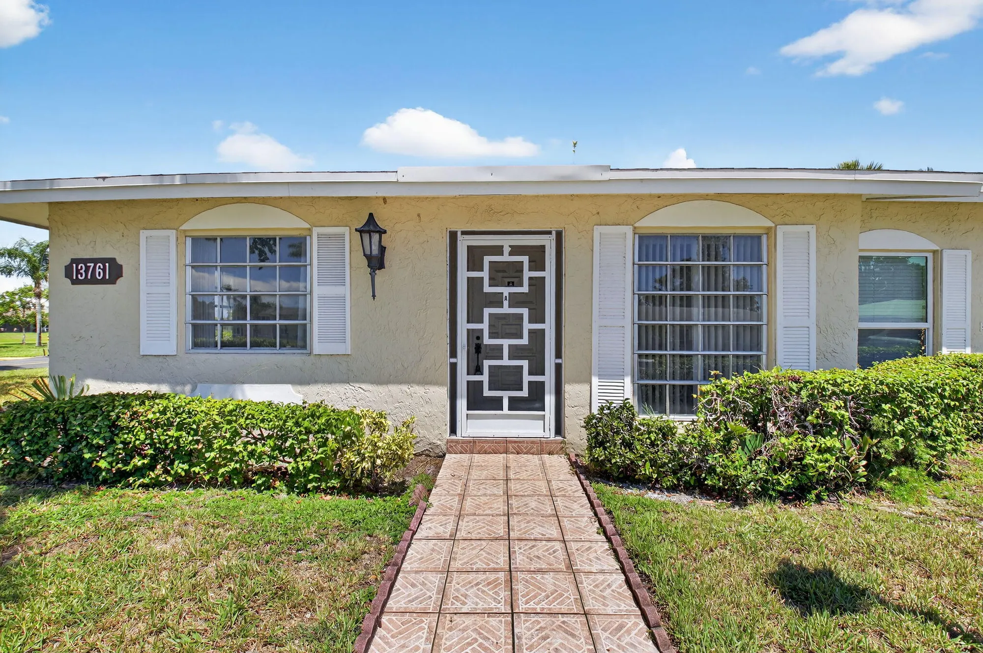Property Slideshow image 4 of 55 | 13761 flora pl a, Delray Beach, FL, 33484