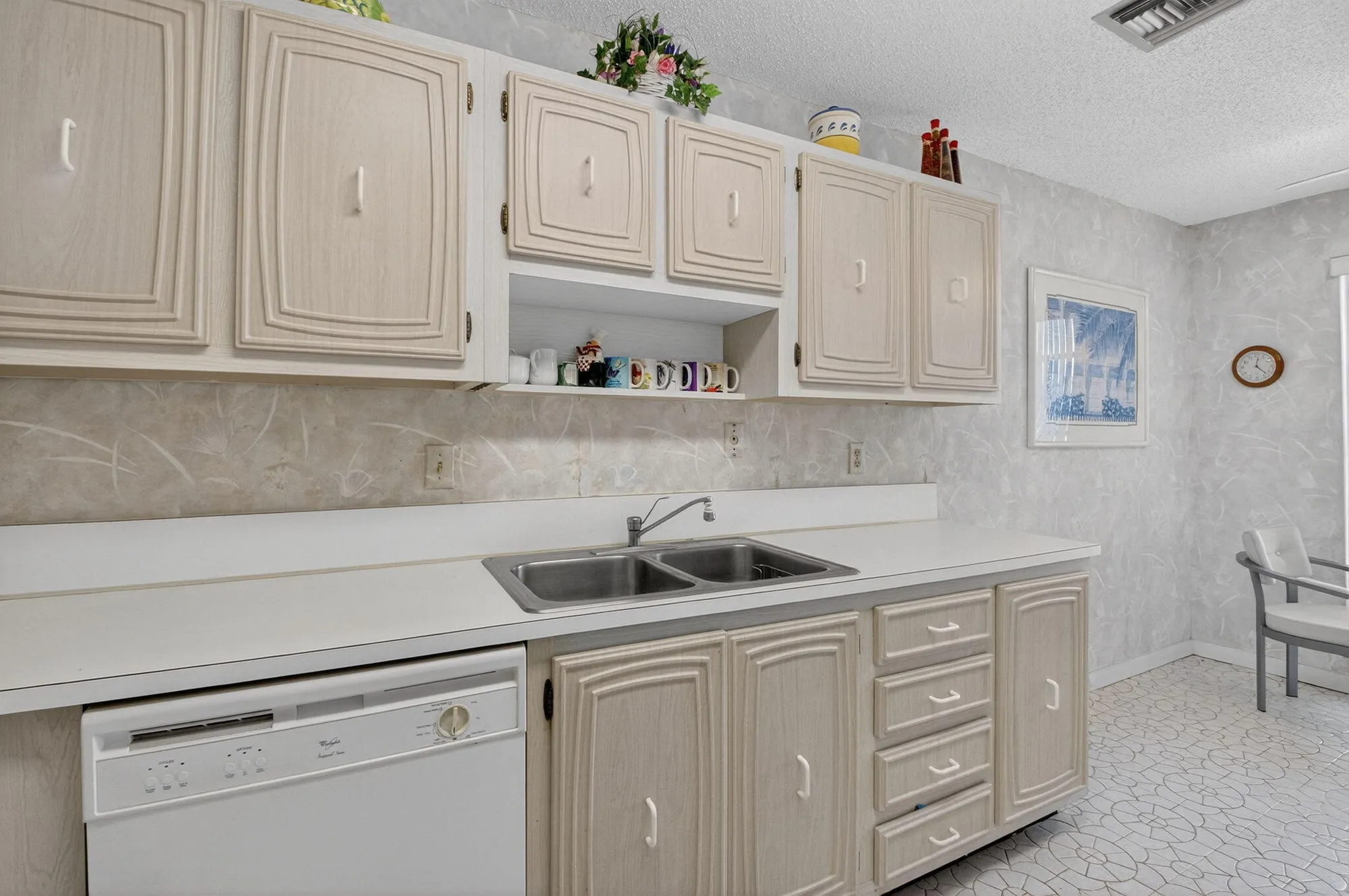 Property Slideshow image 14 of 55 | 13761 flora pl a, Delray Beach, FL, 33484