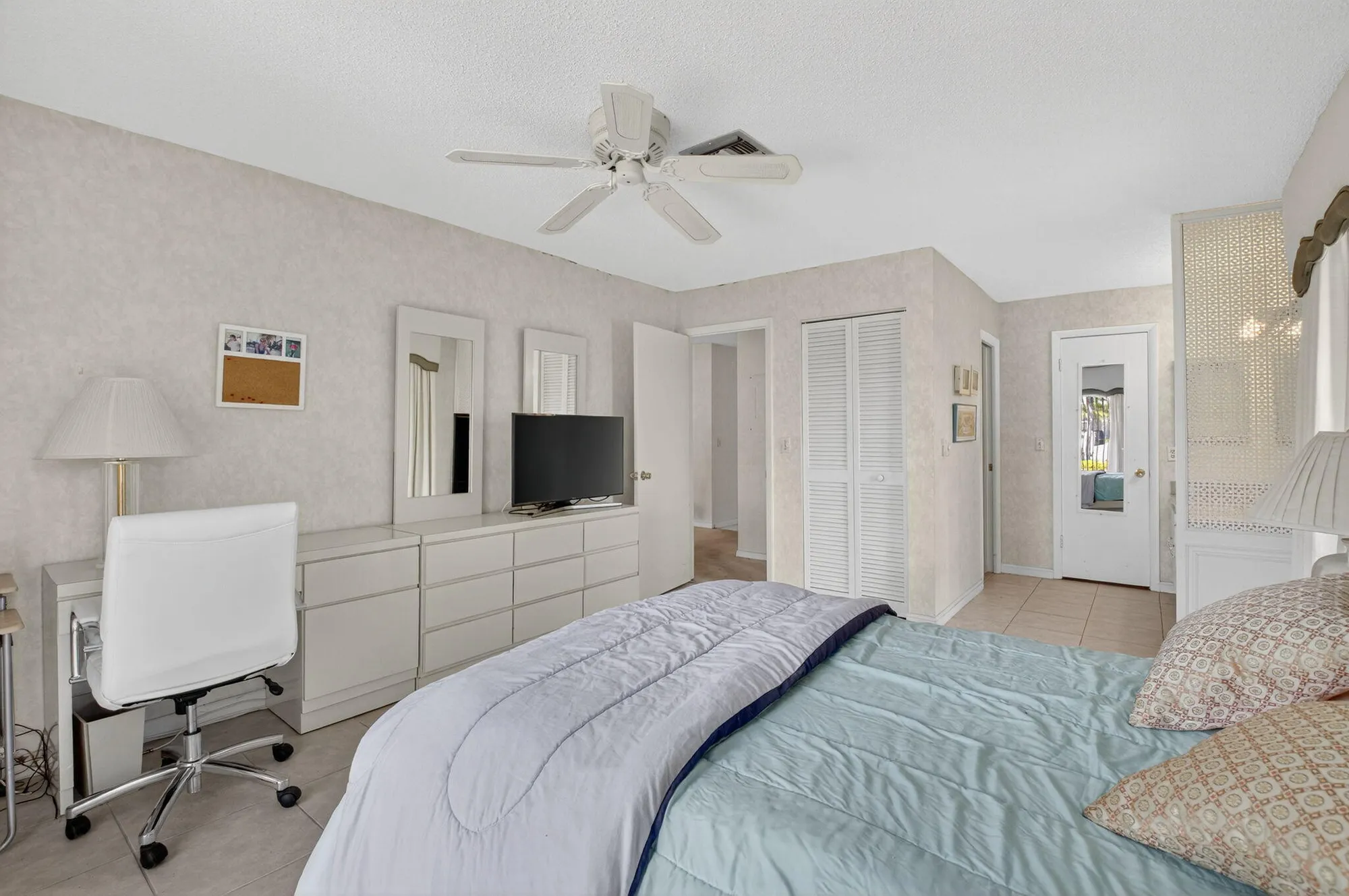 Property Slideshow image 27 of 55 | 13761 flora pl a, Delray Beach, FL, 33484