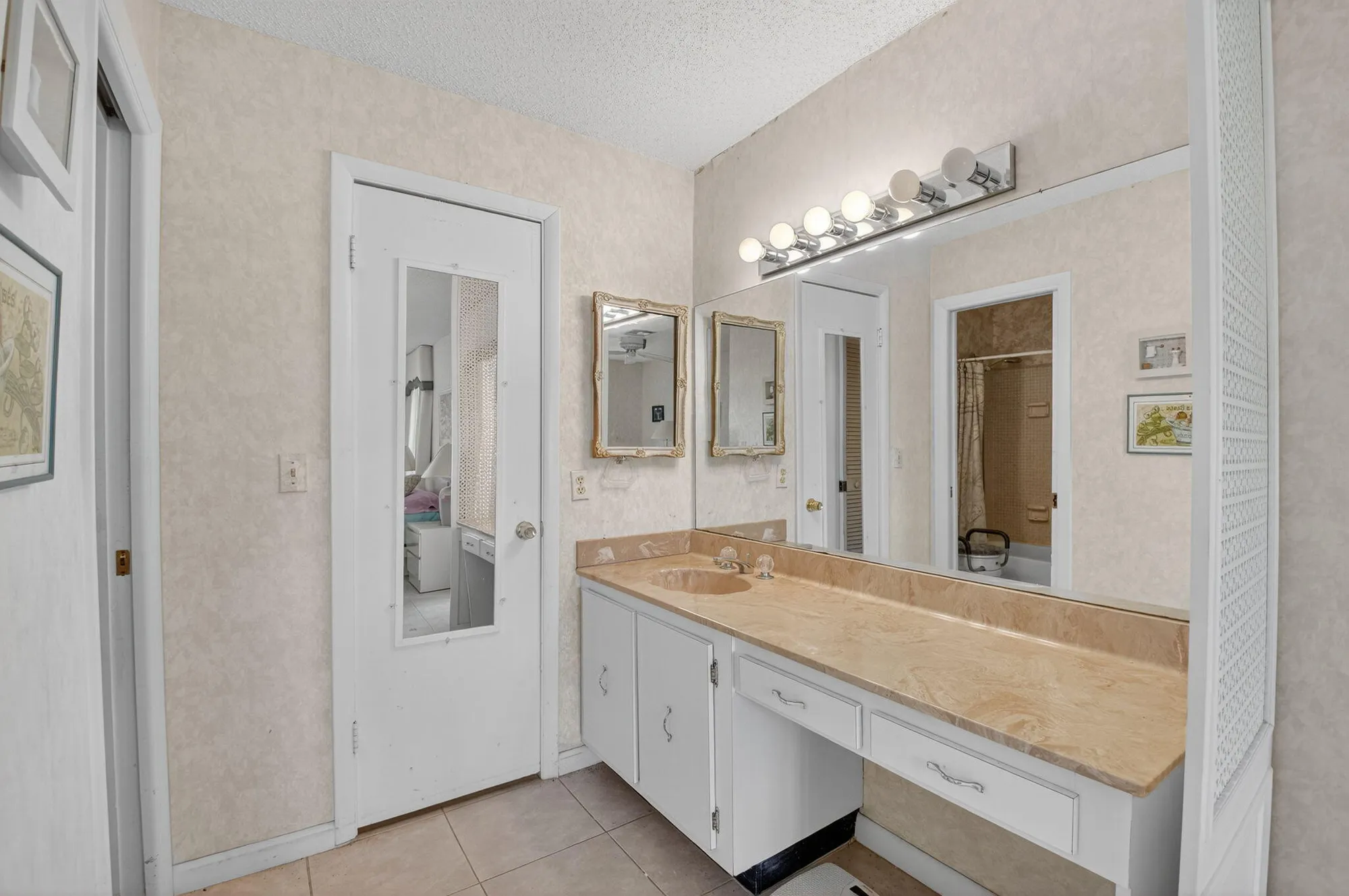 Property Slideshow image 28 of 55 | 13761 flora pl a, Delray Beach, FL, 33484