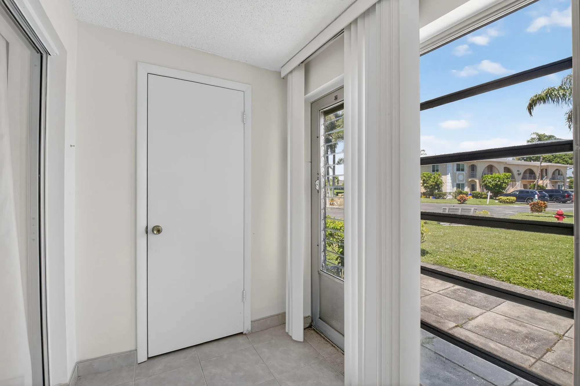 Property Slideshow image 33 of 55 | 13761 flora pl a, Delray Beach, FL, 33484