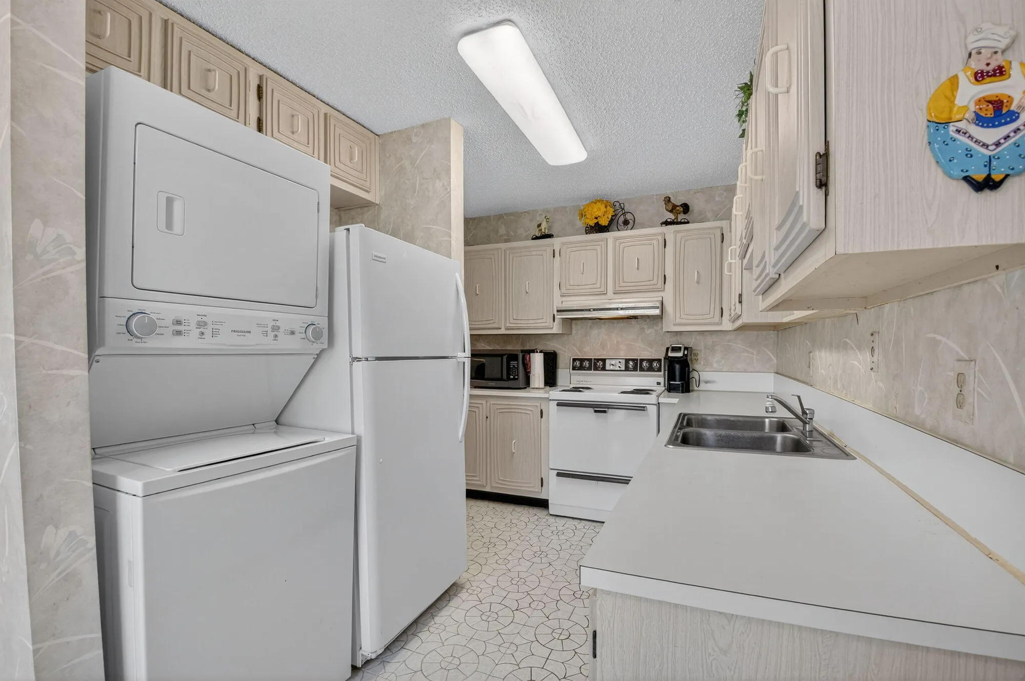 Property Slideshow image 15 of 55 | 13761 flora pl a, Delray Beach, FL, 33484