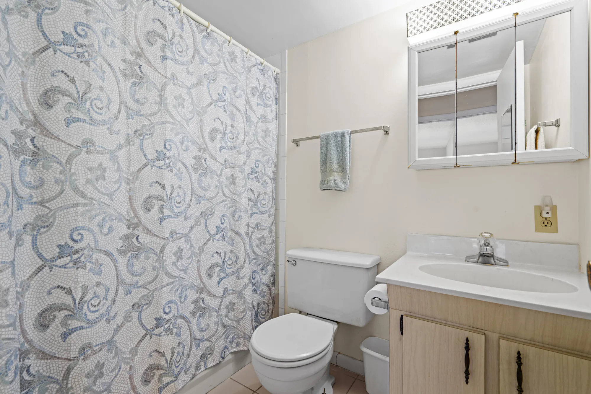 Property Slideshow image 15 of 28 | 1923 sw palm city rd h, Stuart, FL, 34994