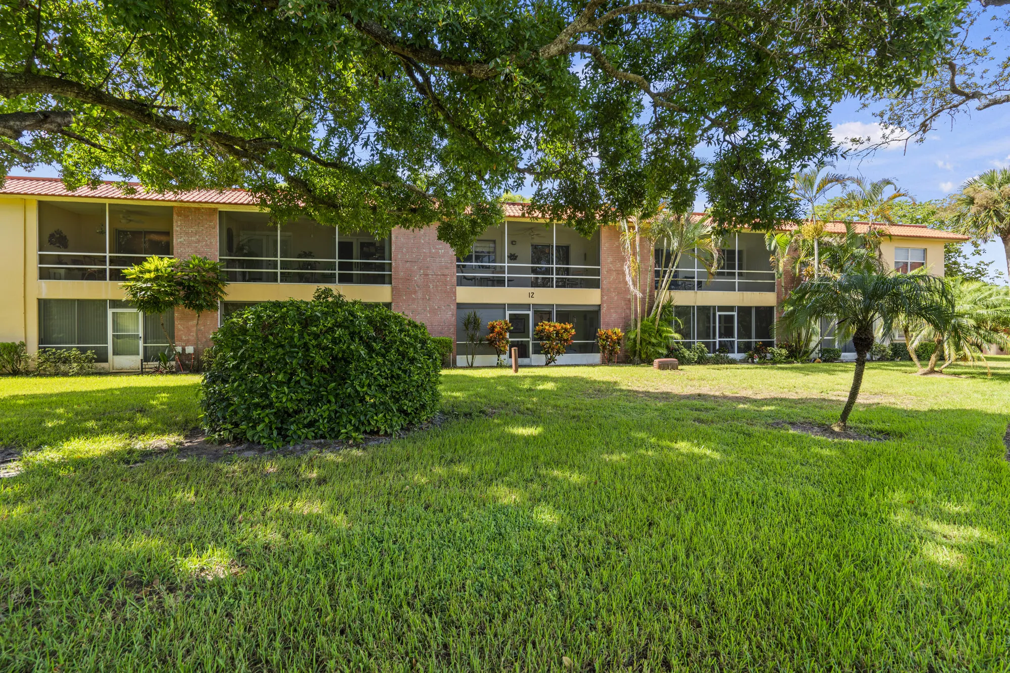 Property Slideshow image 1 of 28 | 1923 sw palm city rd h, Stuart, FL, 34994